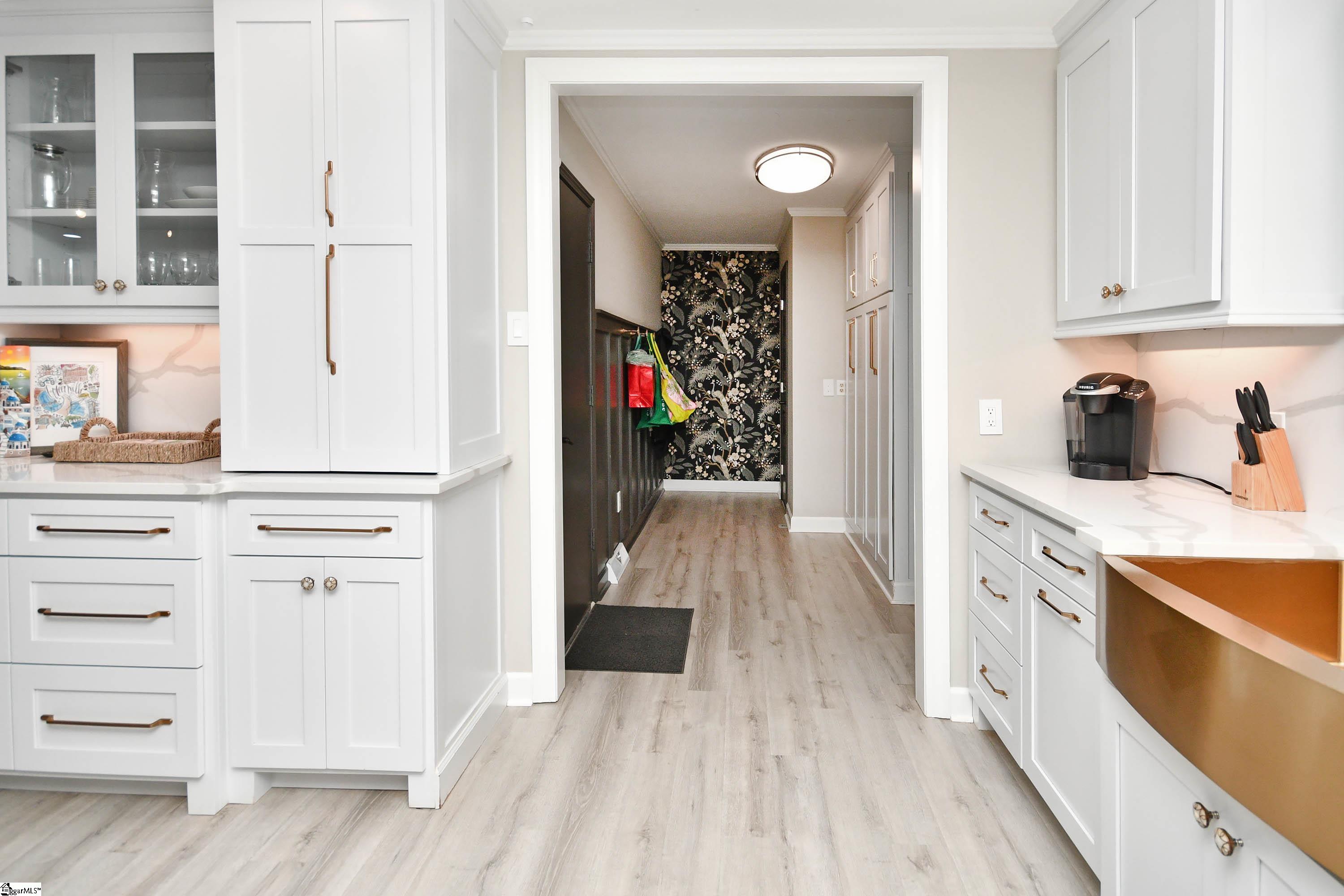 3001 River Road Property Photo 12
