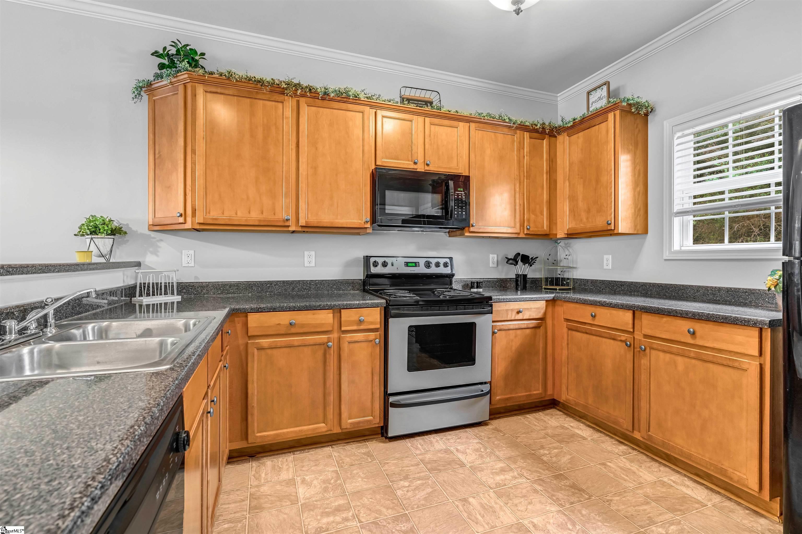 4 Amity Lane Property Photo 9