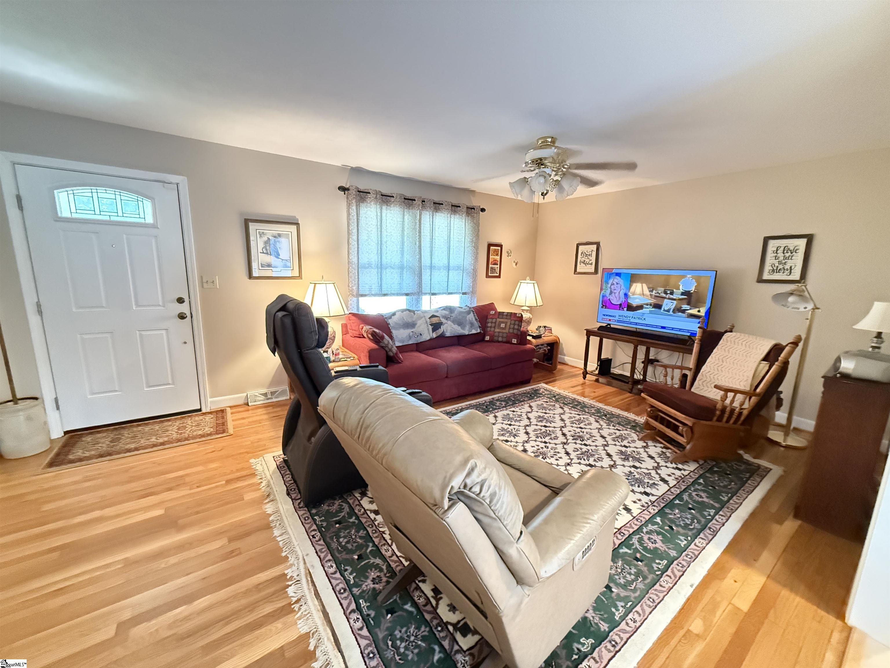 10 Dickens Lane Property Photo 11