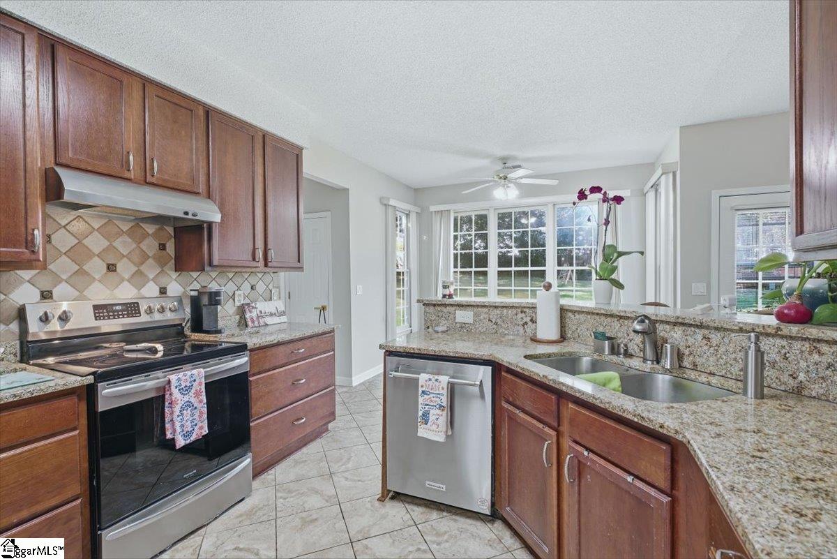 105 Rosebank Way Property Photo 4