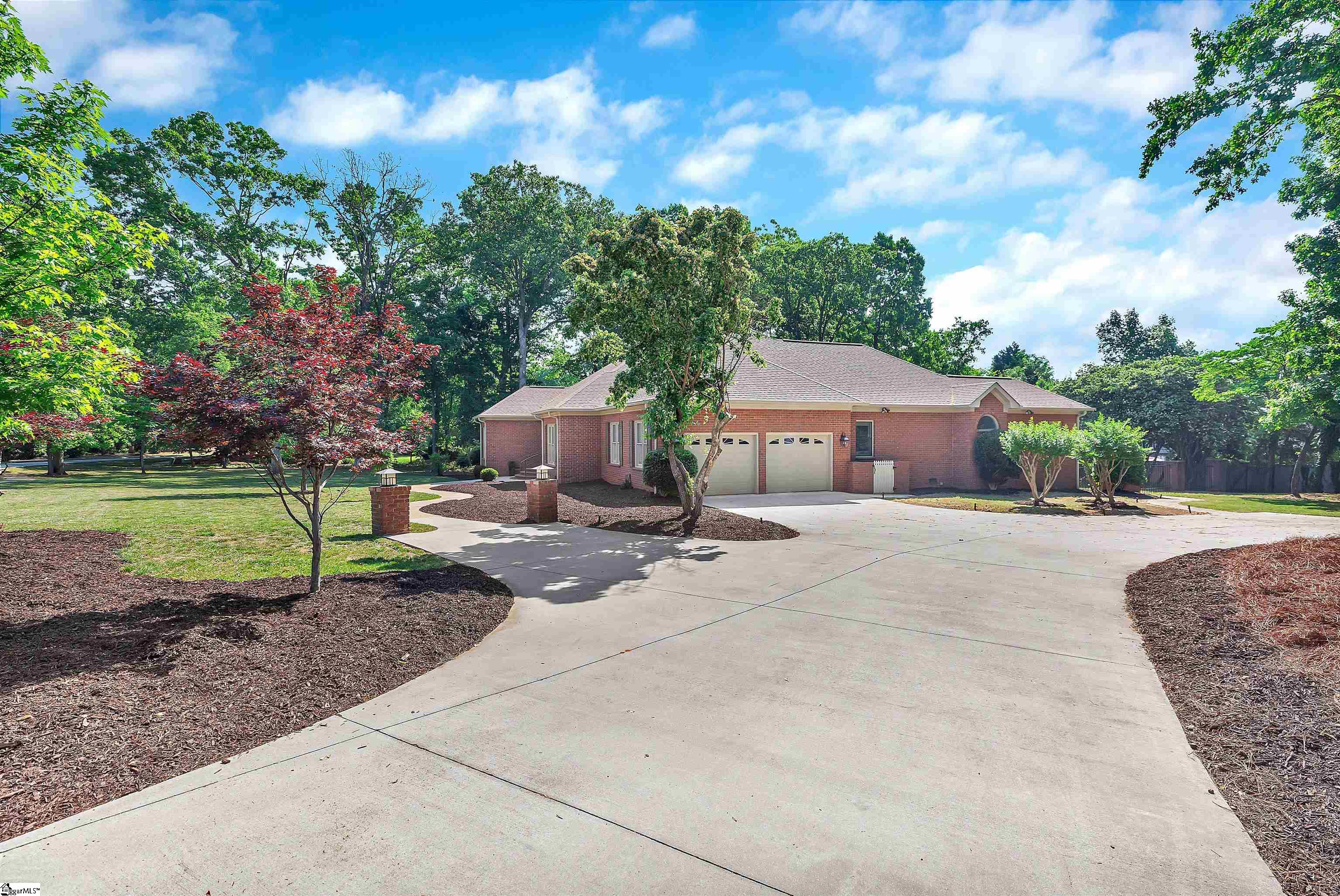 1002 Thornehill Drive Property Photo 39