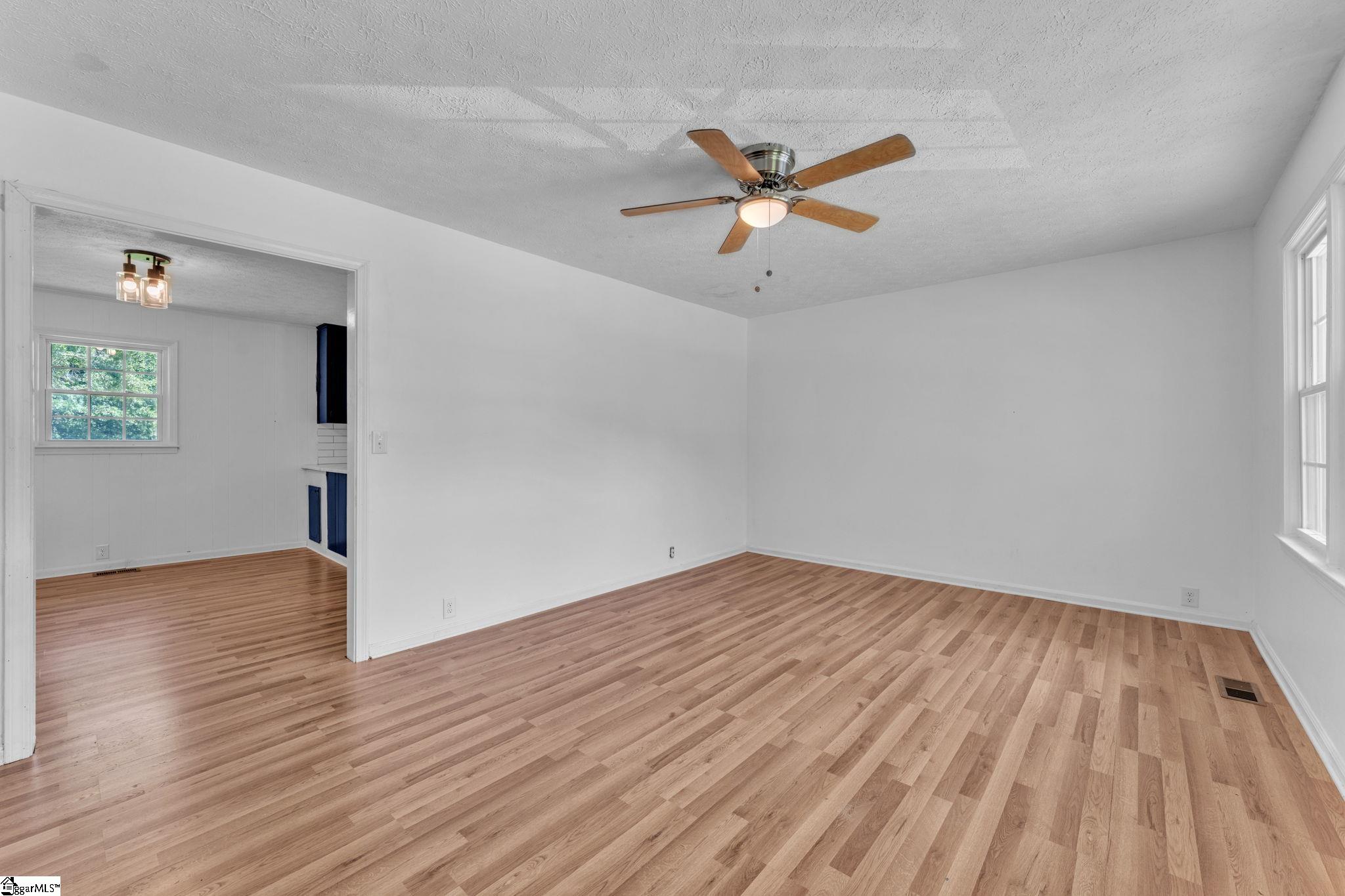159 Greenbriar Drive Property Photo 8