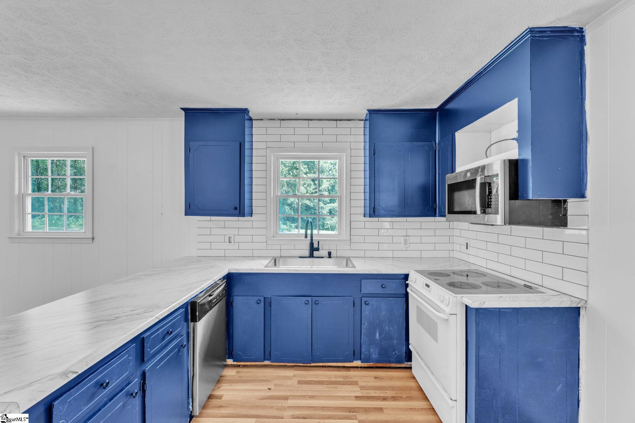 159 Greenbriar Drive Property Photo 13