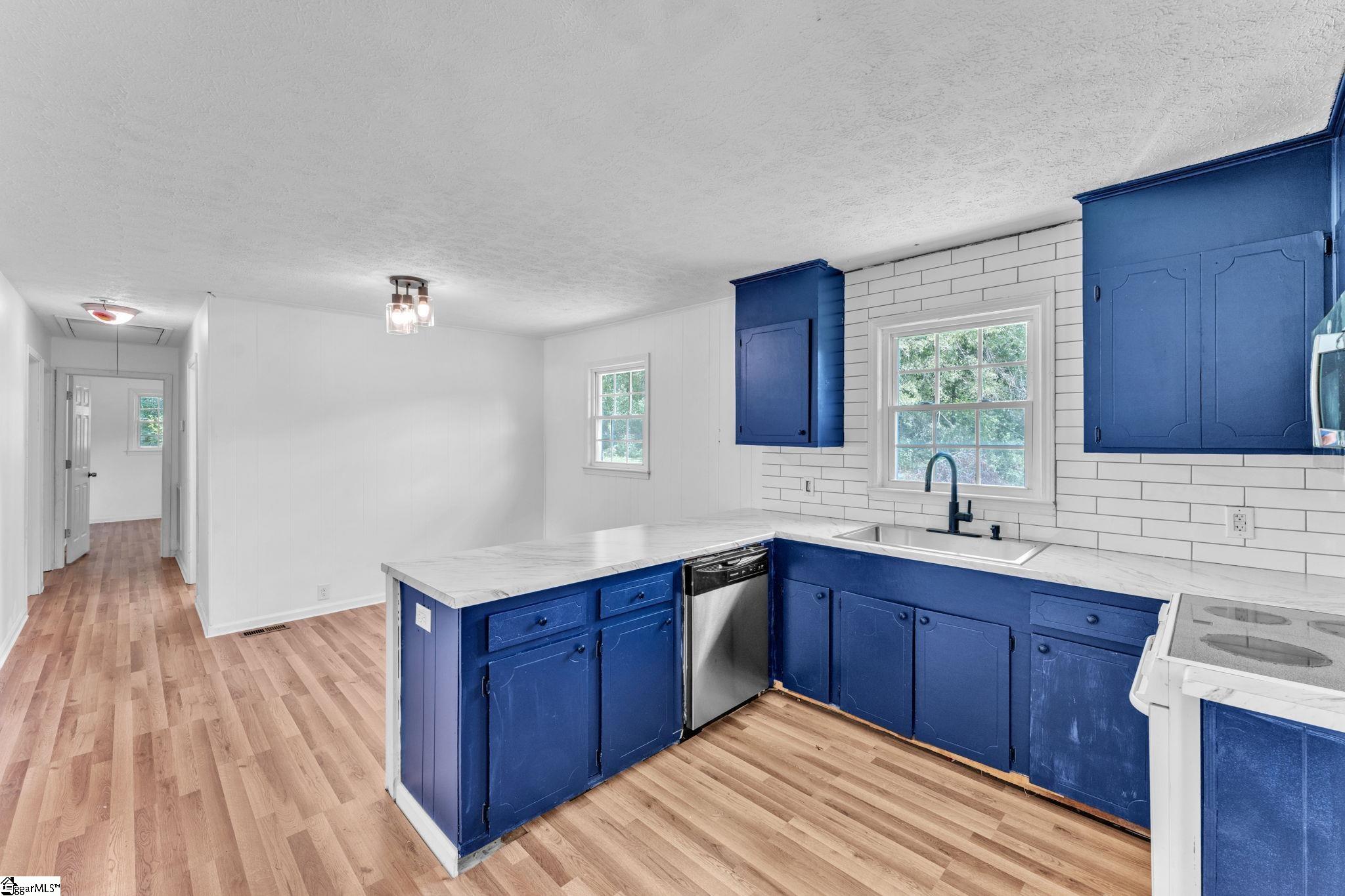 159 Greenbriar Drive Property Photo 14