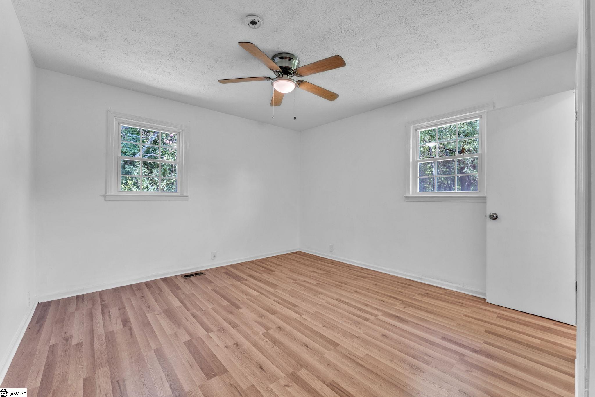159 Greenbriar Drive Property Photo 17