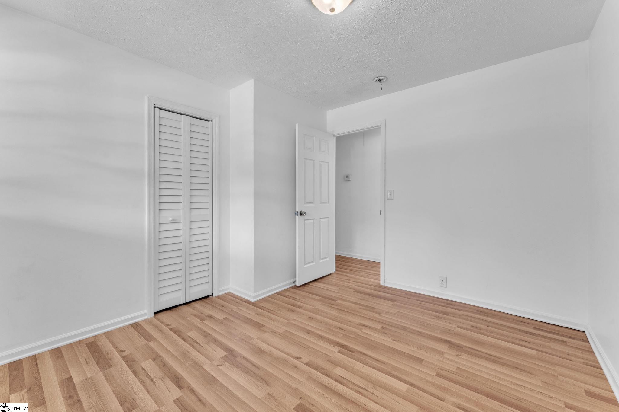 159 Greenbriar Drive Property Photo 22