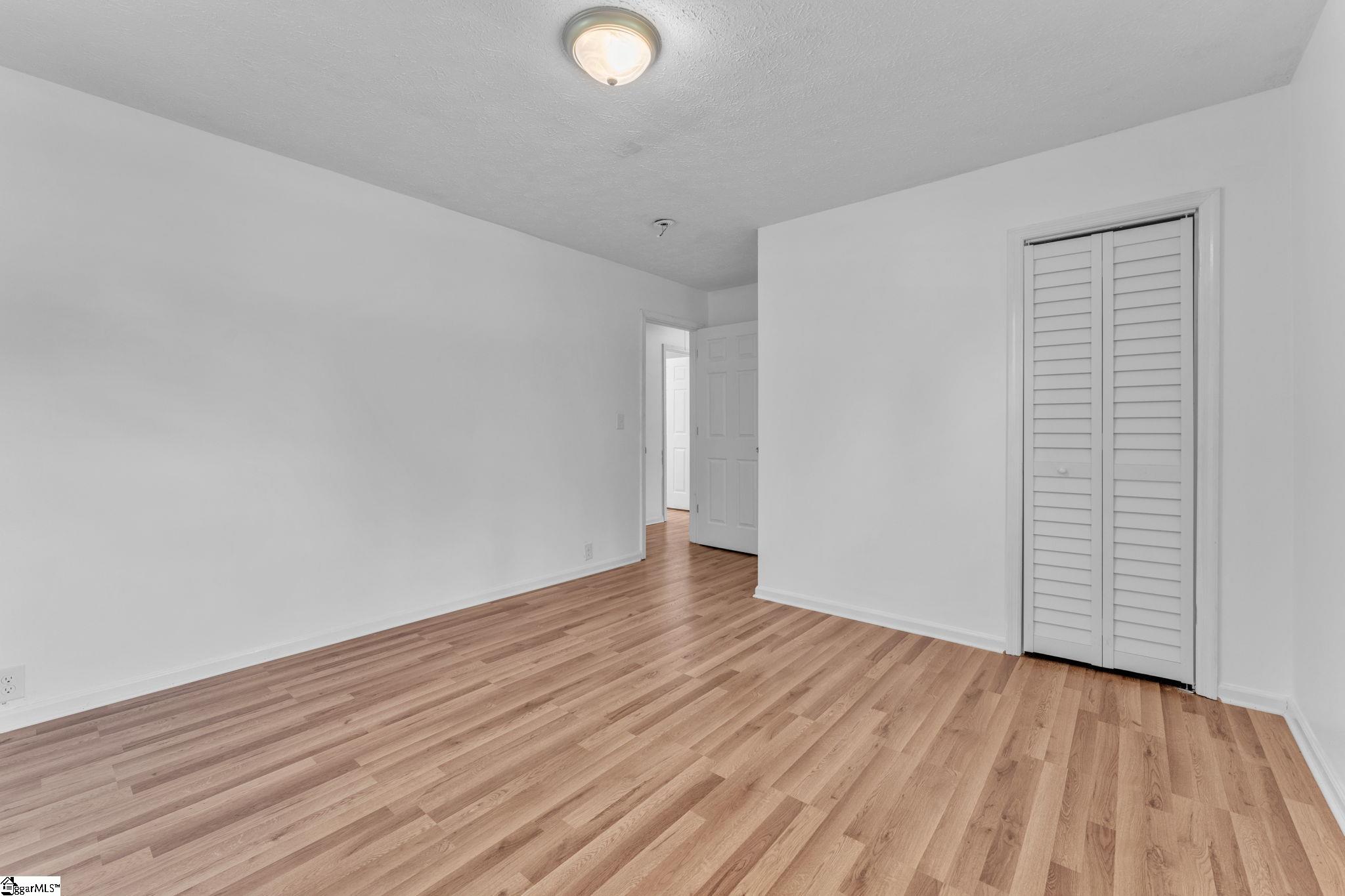159 Greenbriar Drive Property Photo 26
