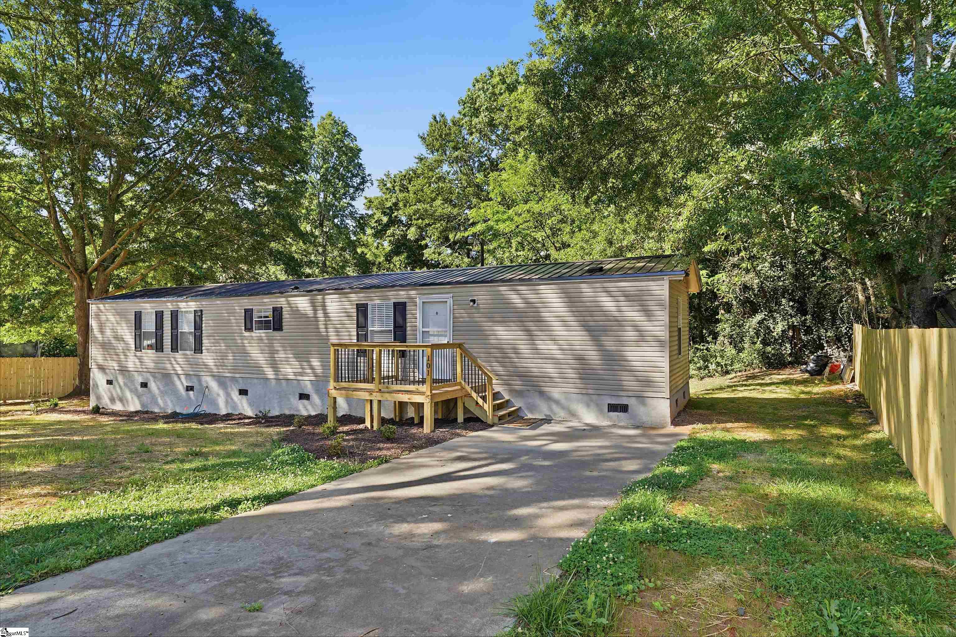 101 Jasper Drive Property Photo 2