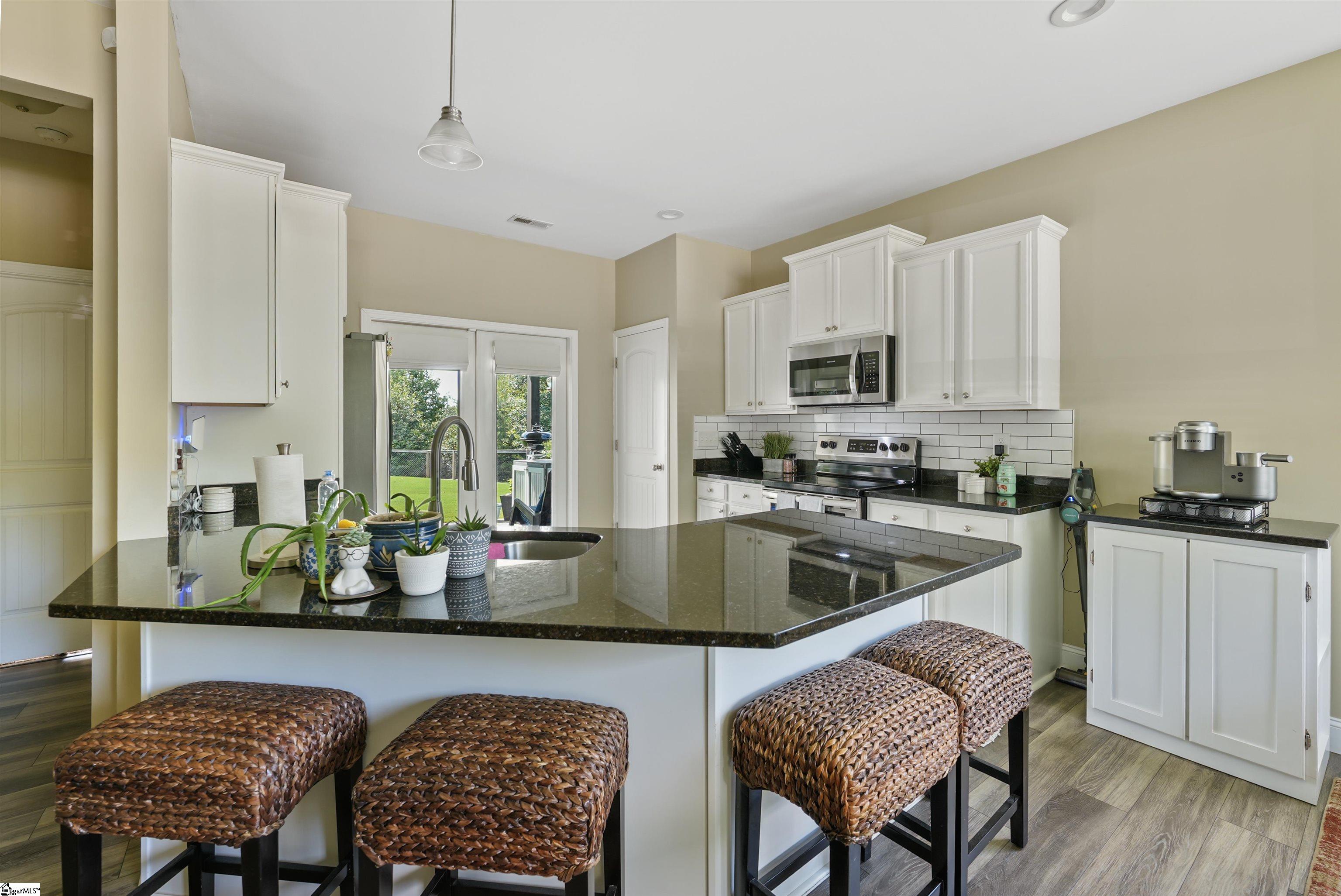 238 Inlet Pointe Drive Property Photo 9