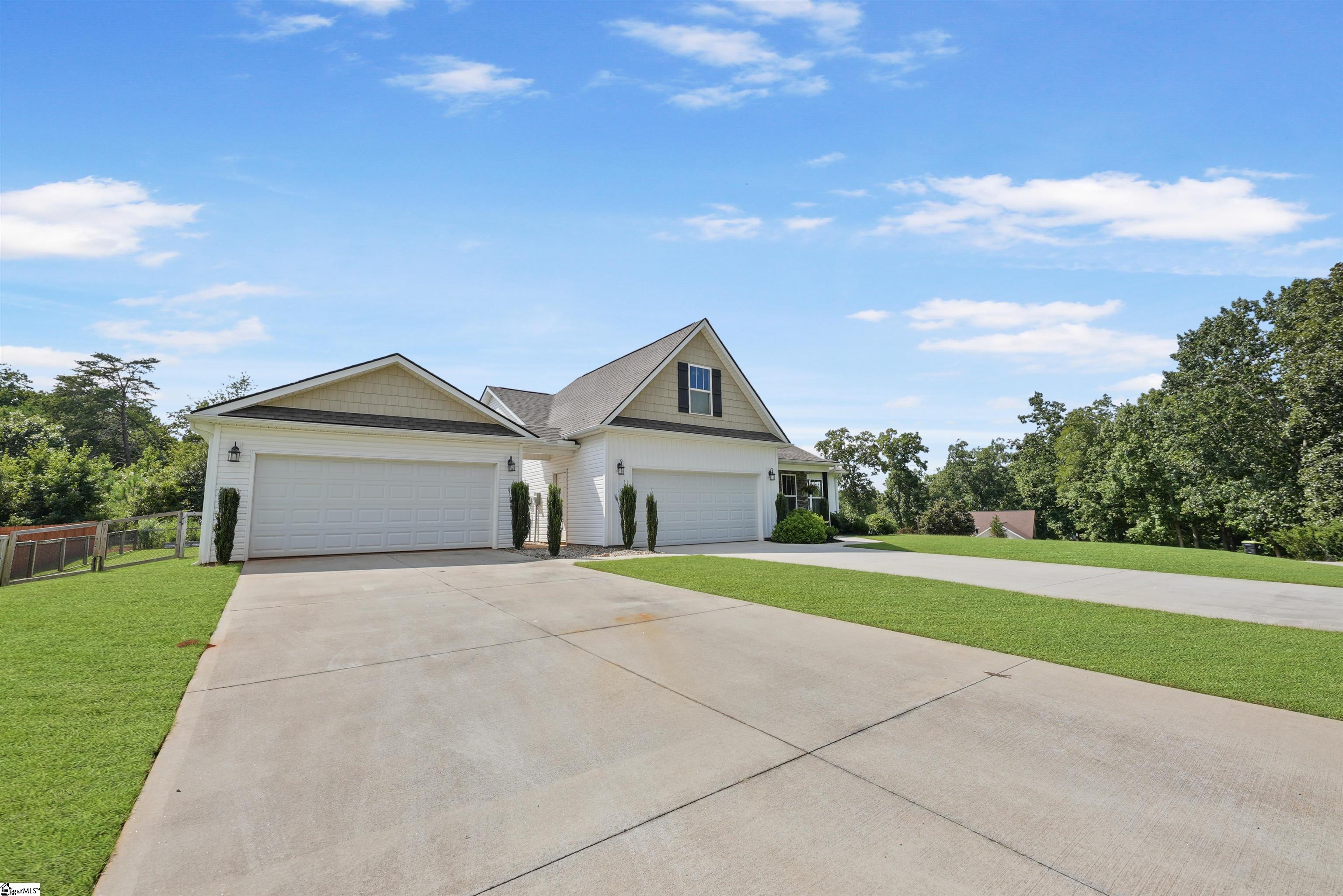 238 Inlet Pointe Drive Property Photo 32