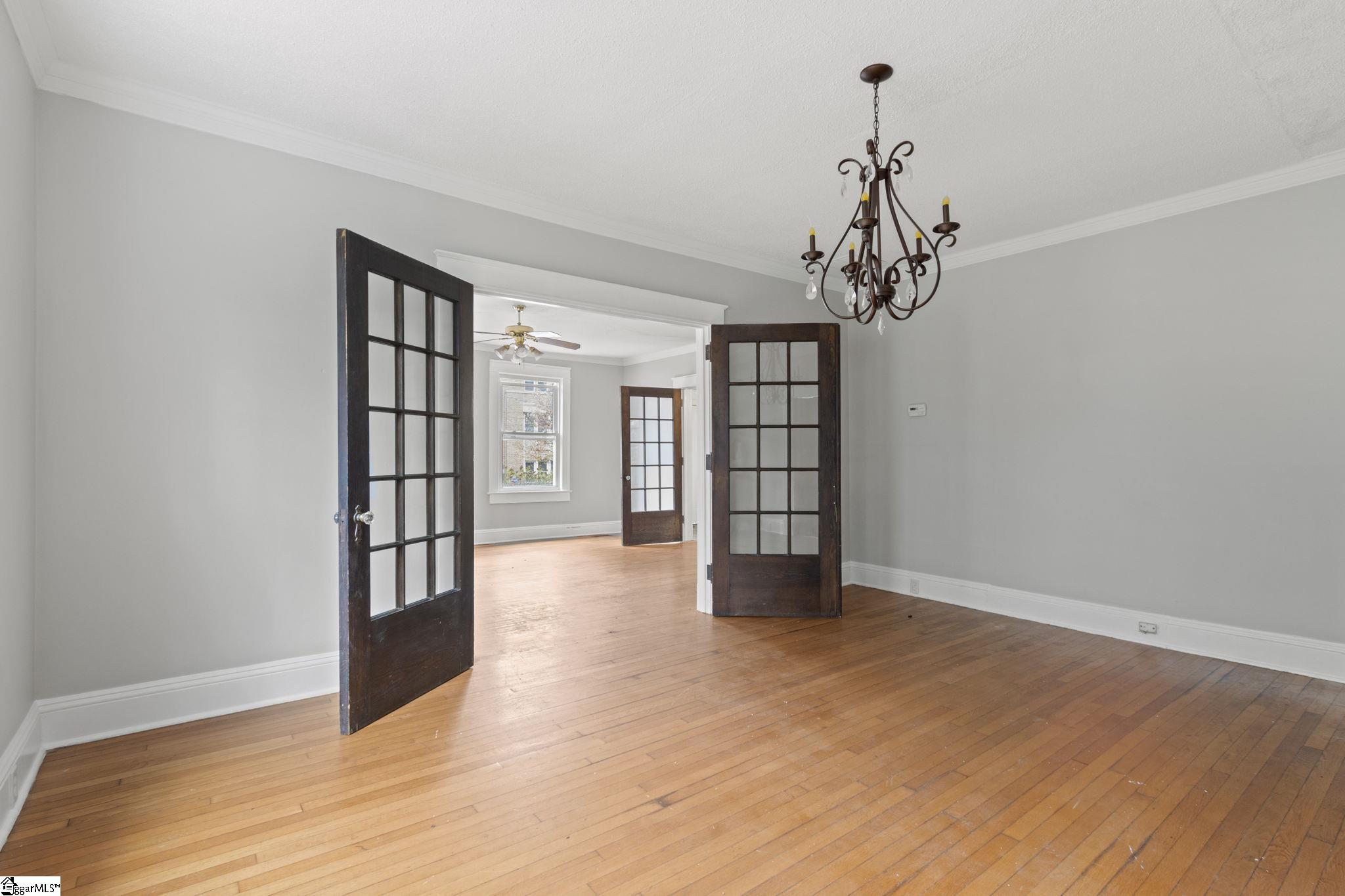 181 N Fairview Avenue Property Photo 3