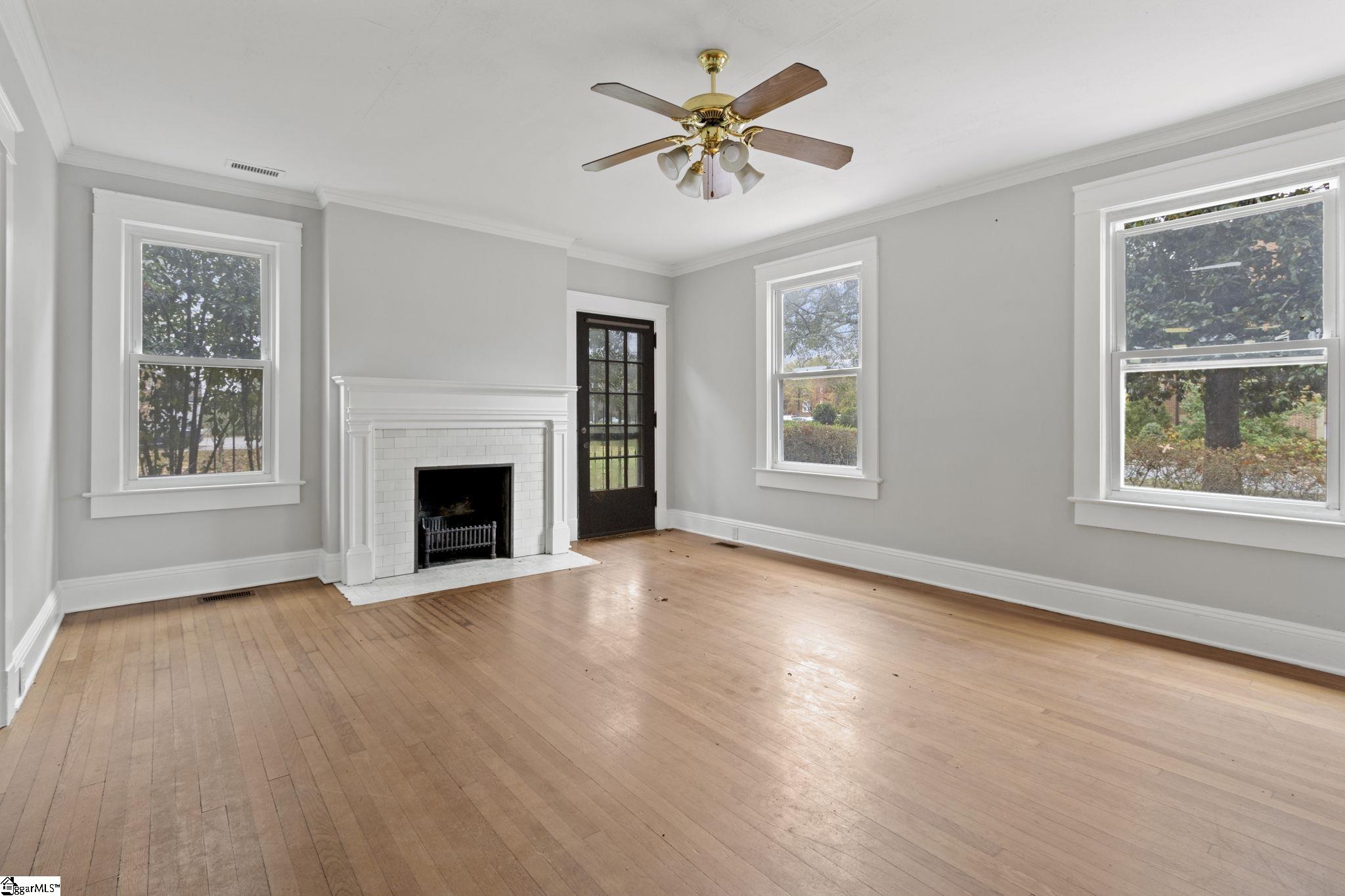 181 N Fairview Avenue Property Photo 5