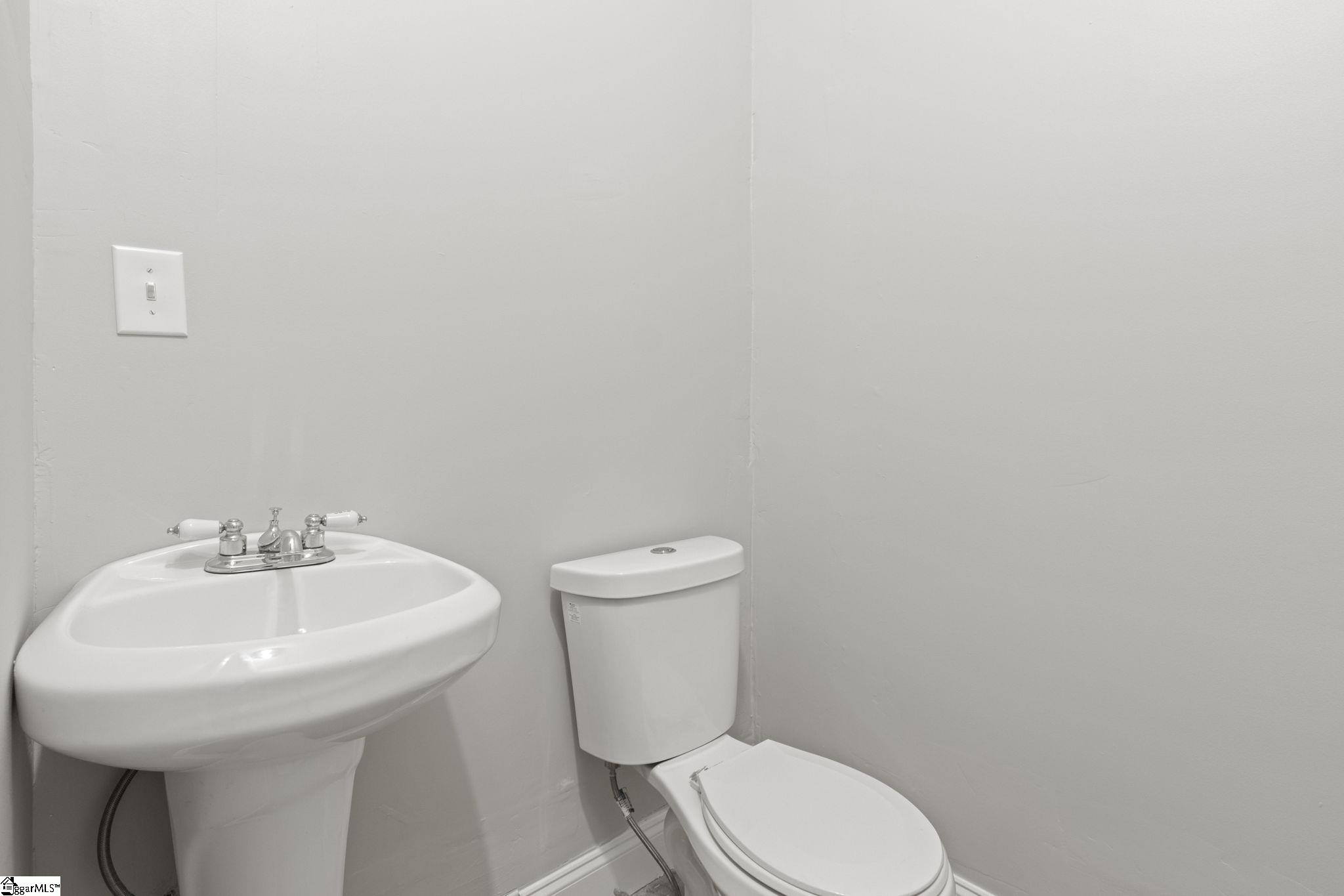 181 N Fairview Avenue Property Photo 9