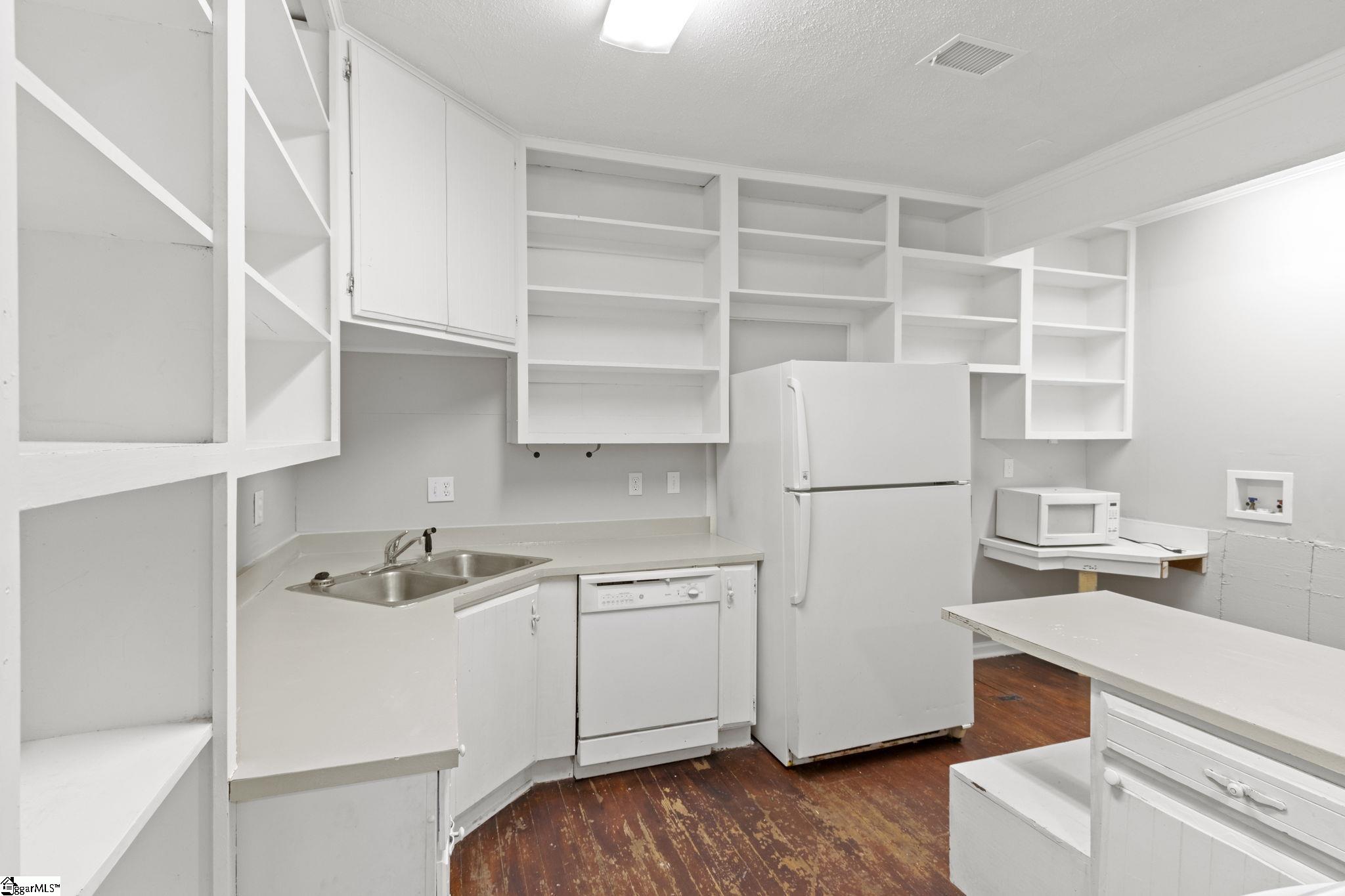181 N Fairview Avenue Property Photo 10