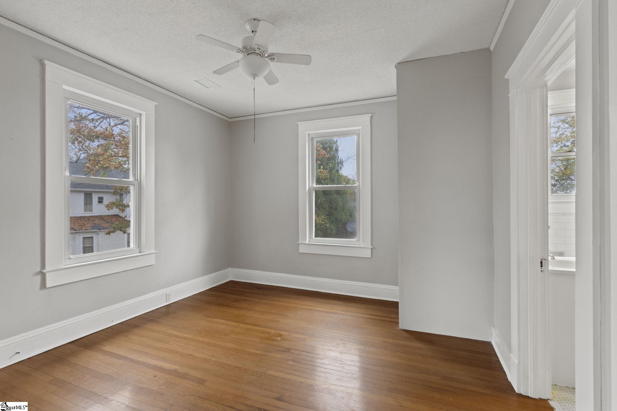 181 N Fairview Avenue Property Photo 14