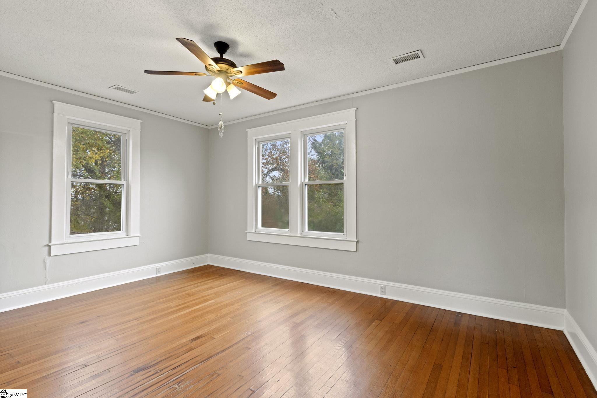 181 N Fairview Avenue Property Photo 17