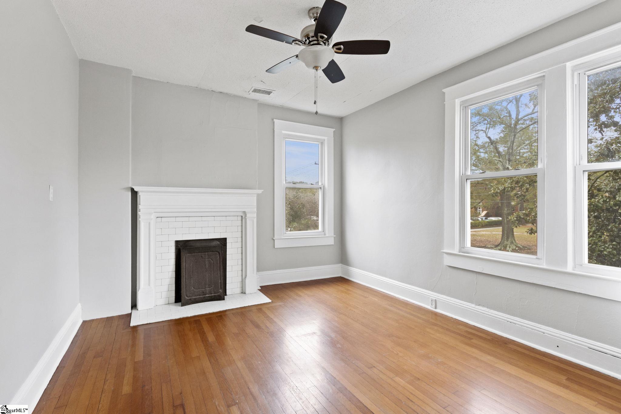 181 N Fairview Avenue Property Photo 20