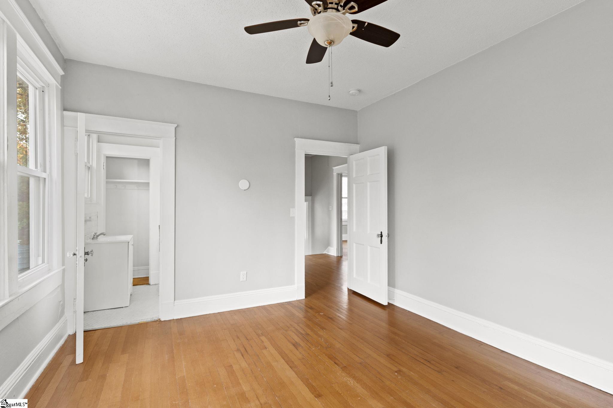 181 N Fairview Avenue Property Photo 23
