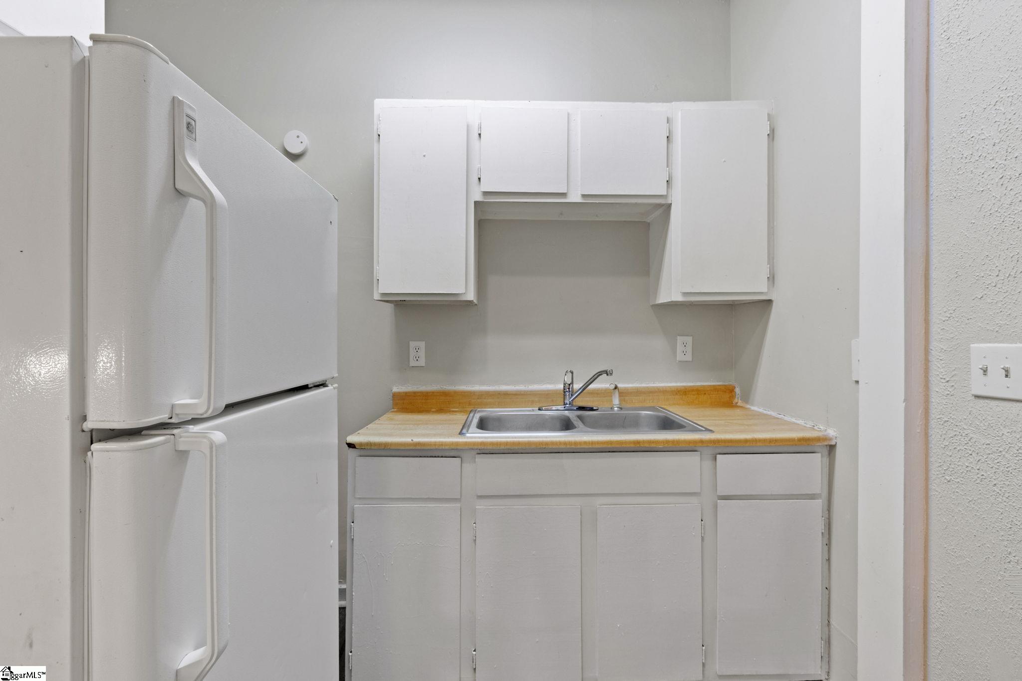 181 N Fairview Avenue Property Photo 27