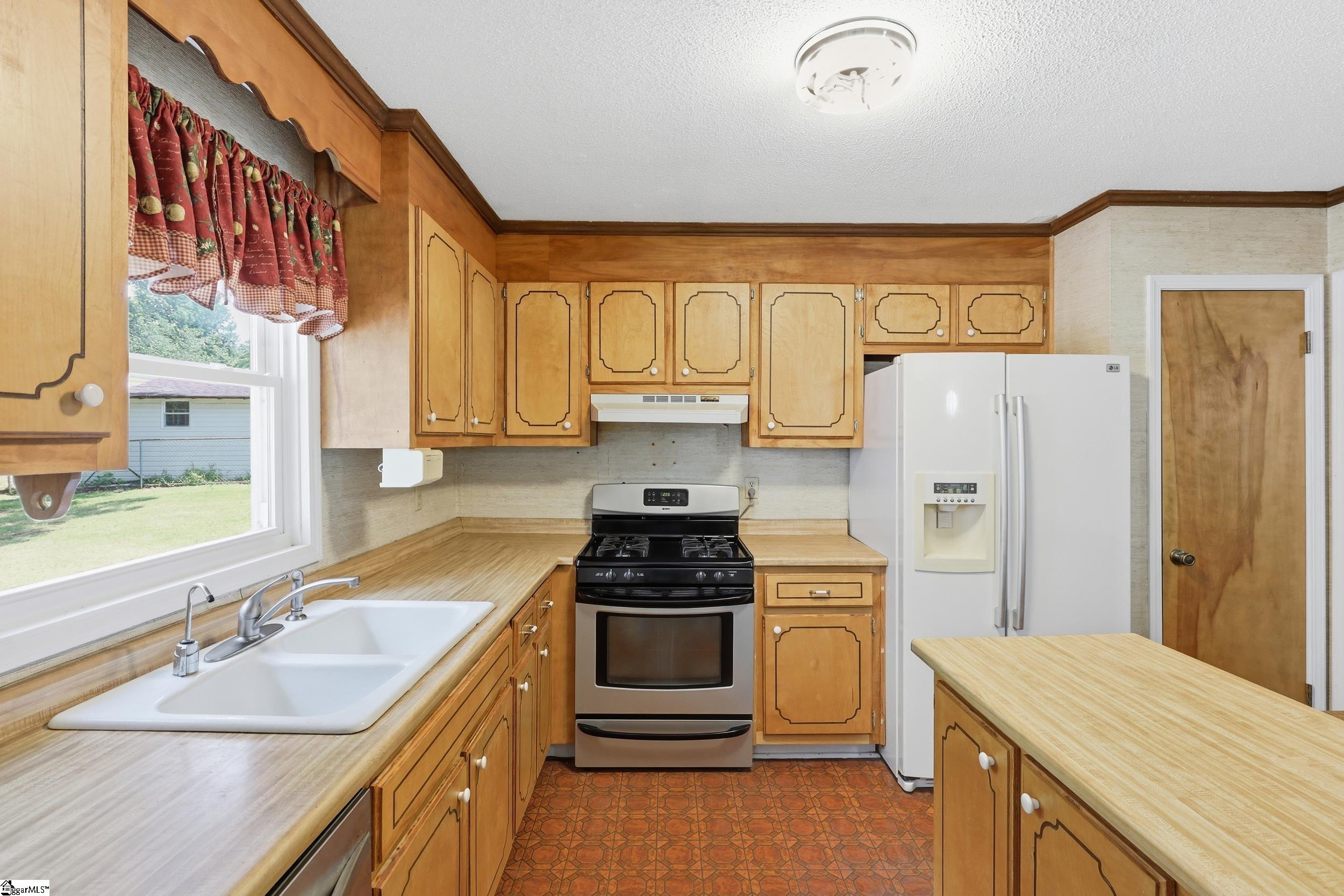 102 Harborough Road Property Photo 14