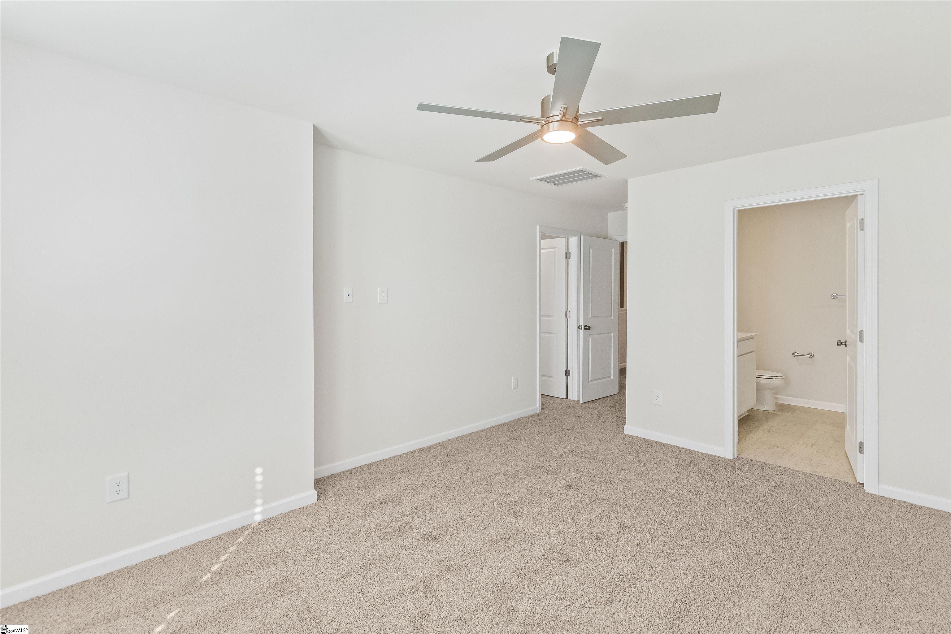 8 Stoneview Way Property Photo 10