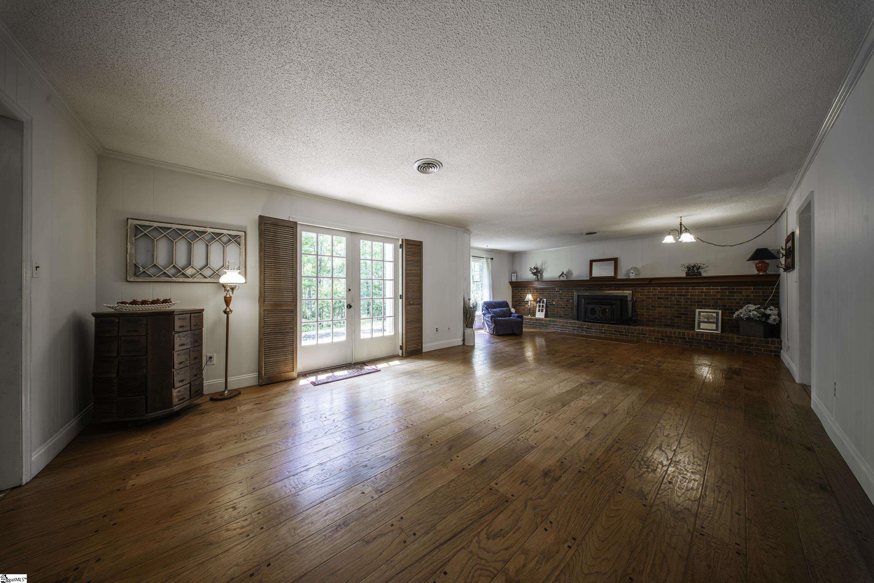 225 Walnut Hill Lane Property Photo 10
