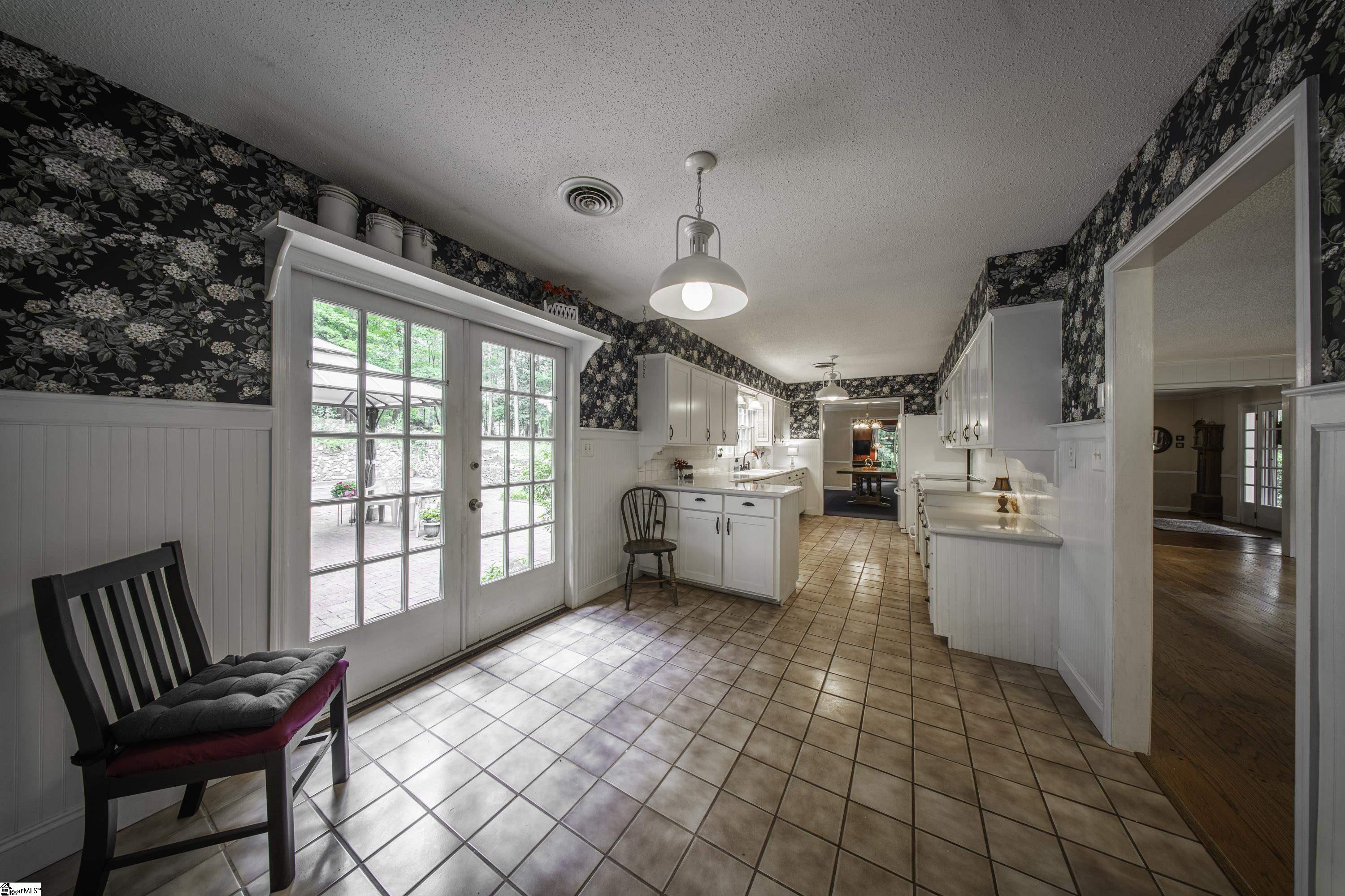 225 Walnut Hill Lane Property Photo 15