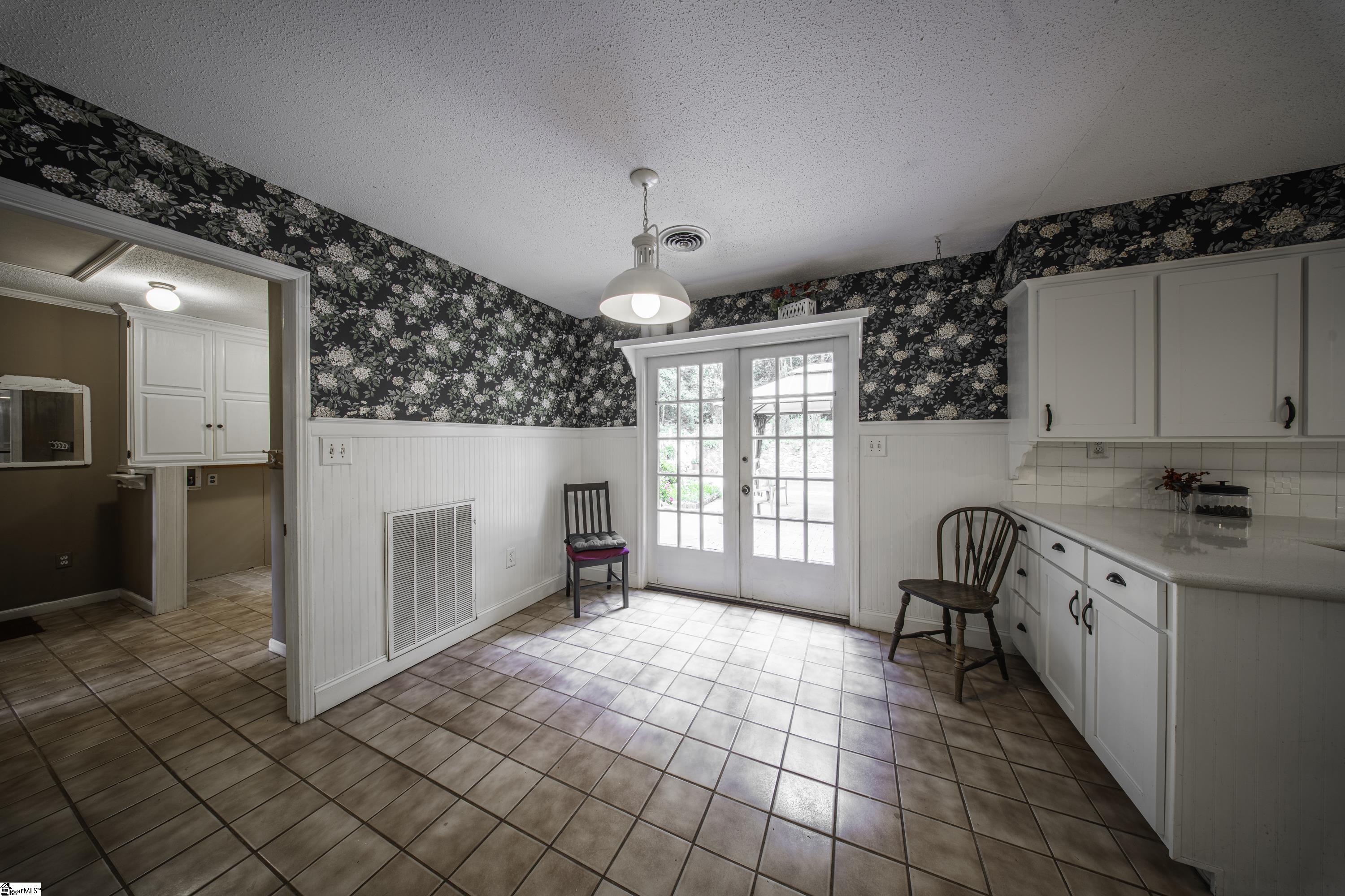 225 Walnut Hill Lane Property Photo 16