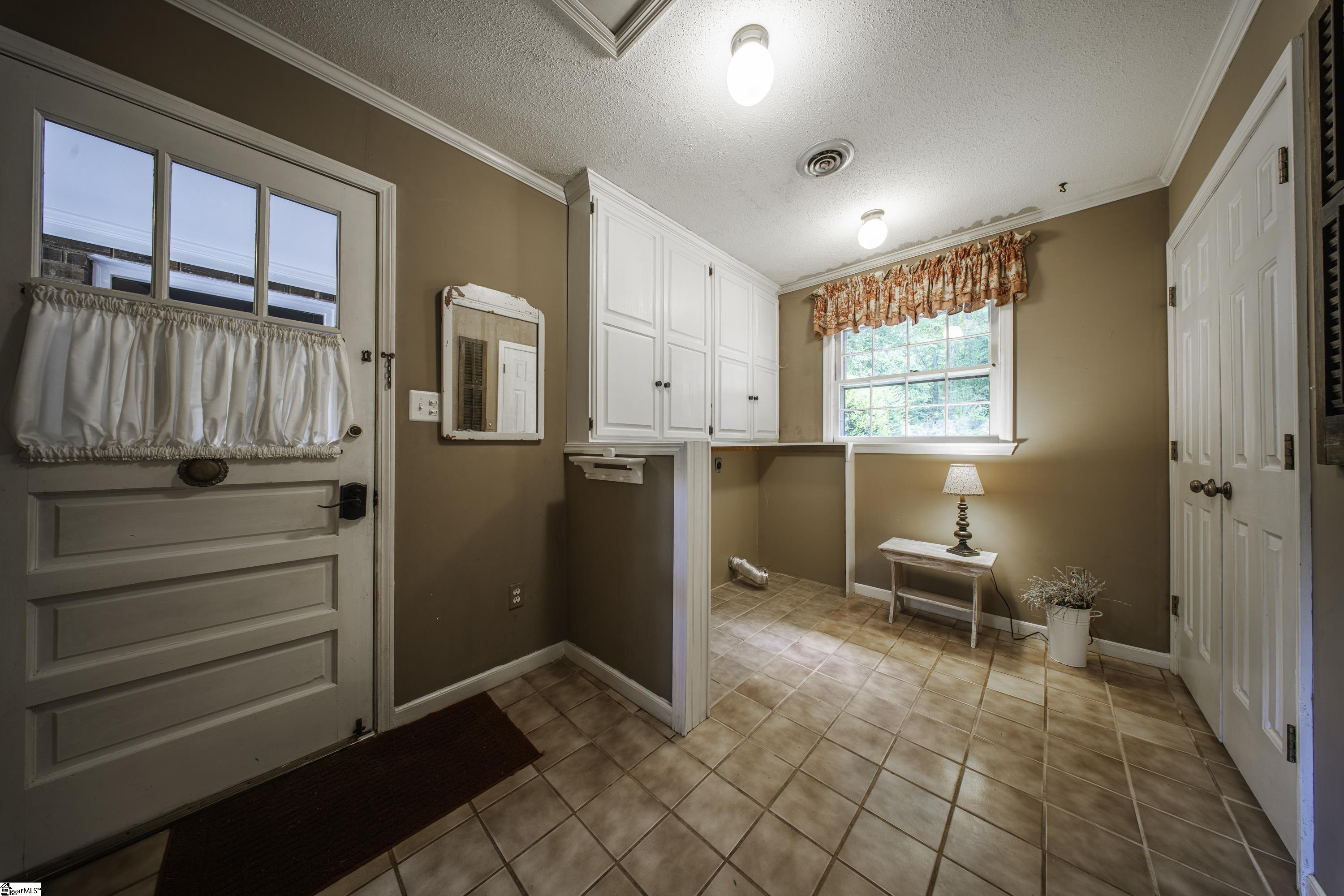 225 Walnut Hill Lane Property Photo 18