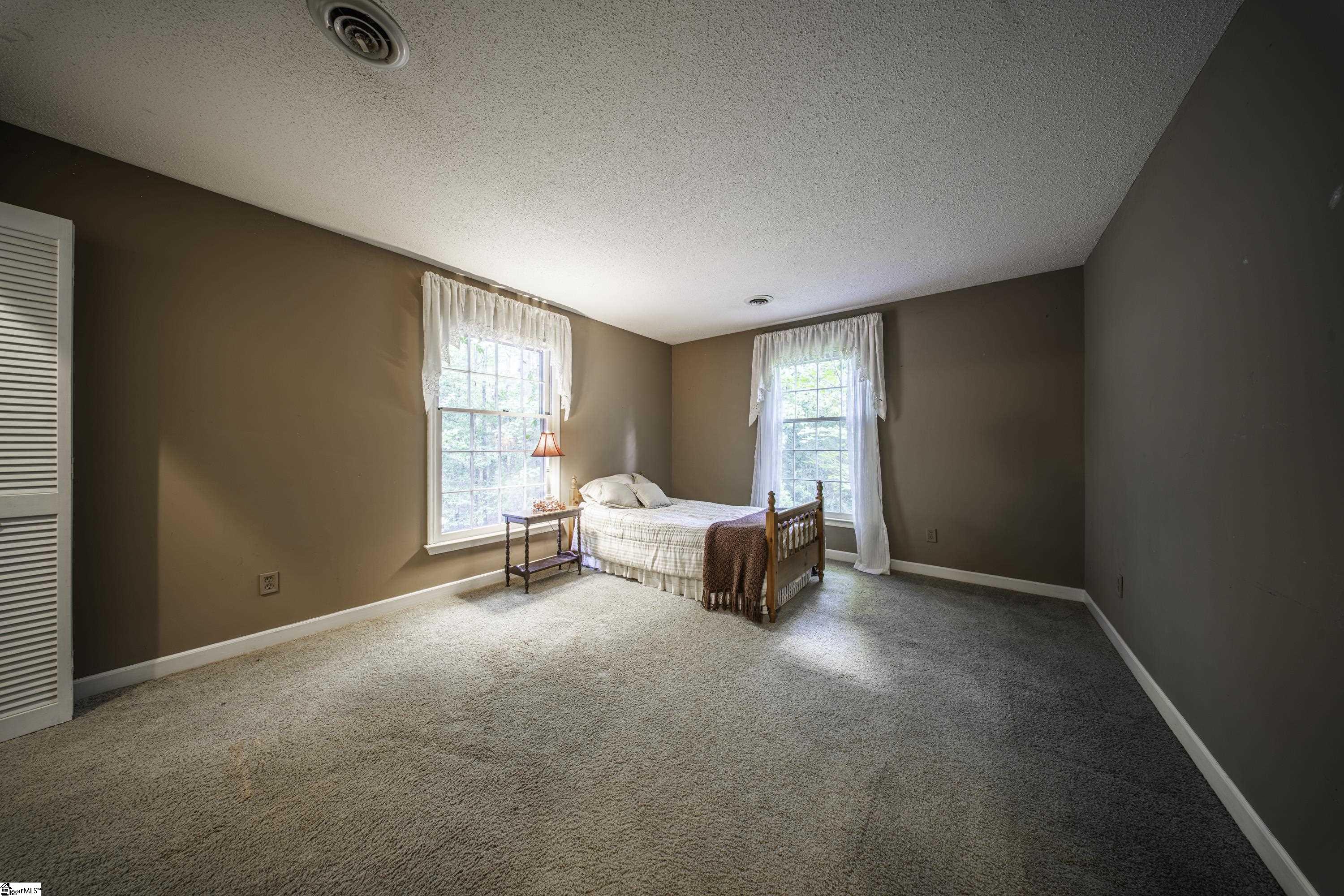 225 Walnut Hill Lane Property Photo 32