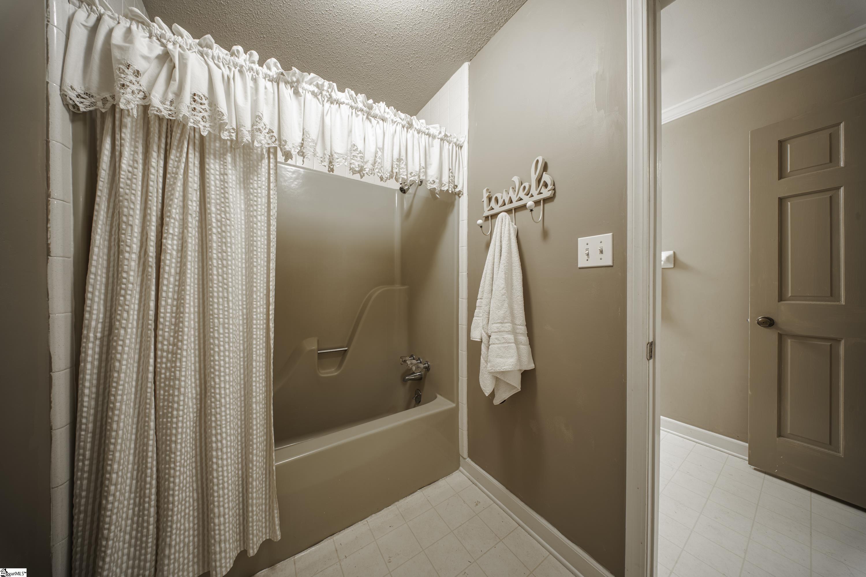 225 Walnut Hill Lane Property Photo 34