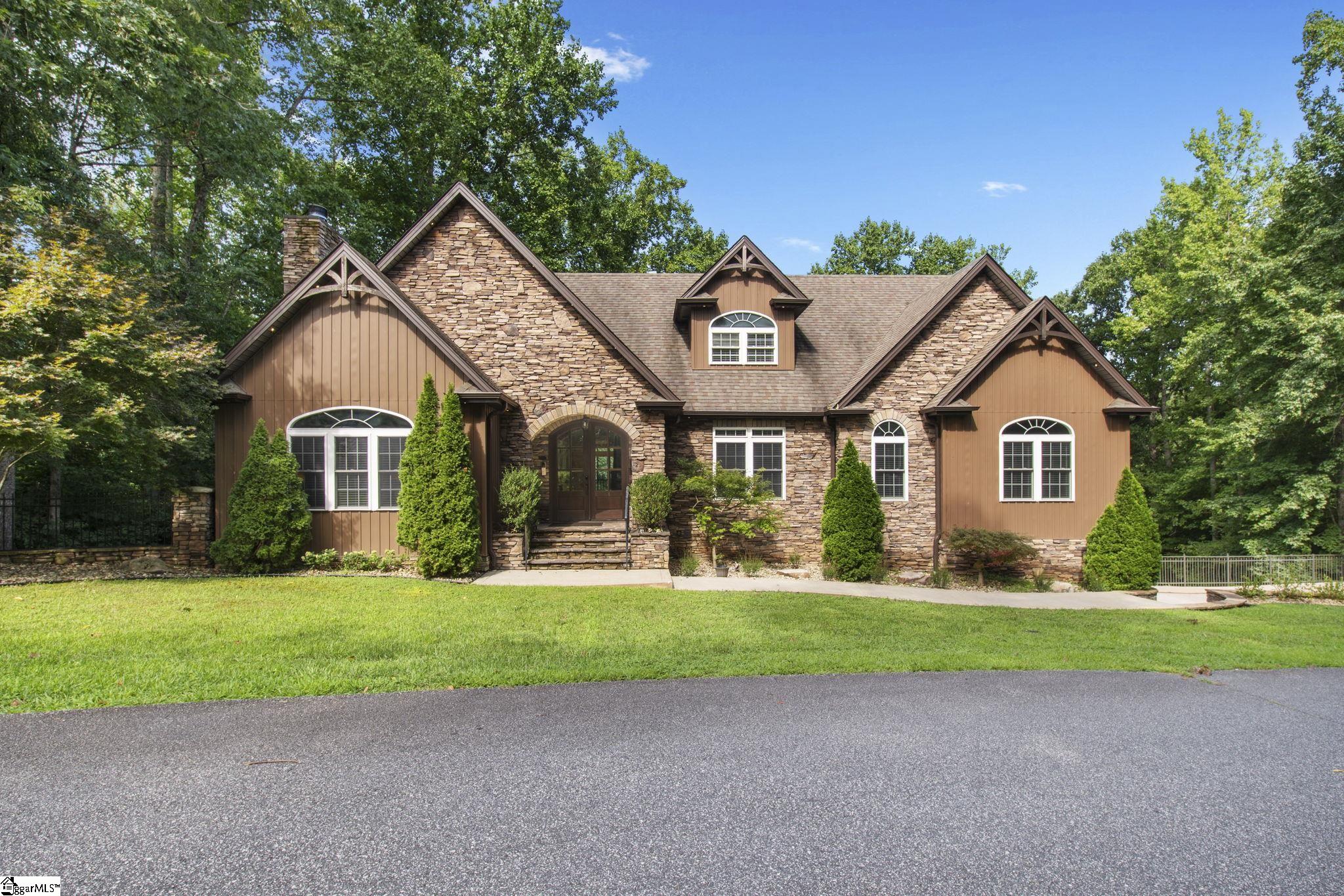 129 Overbrook Circle Property Photo 1