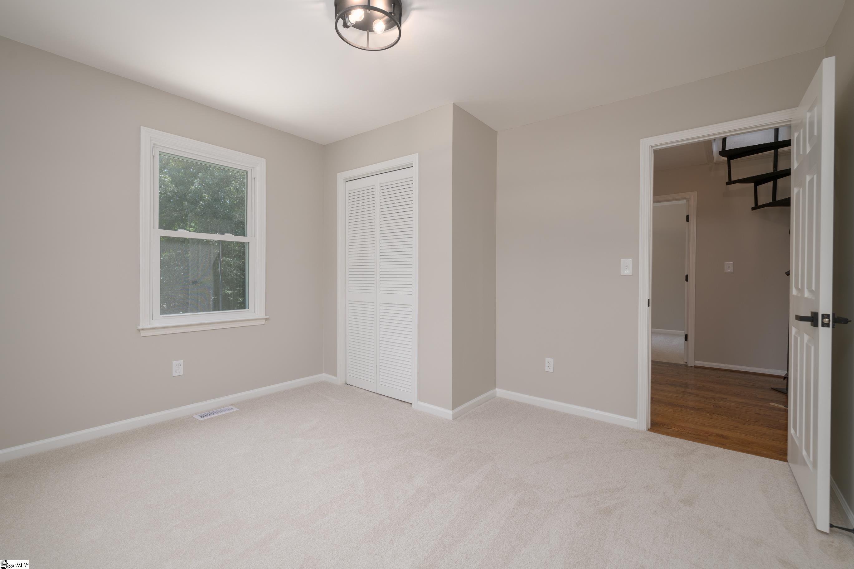 125 Tiffany Lane Property Photo 24