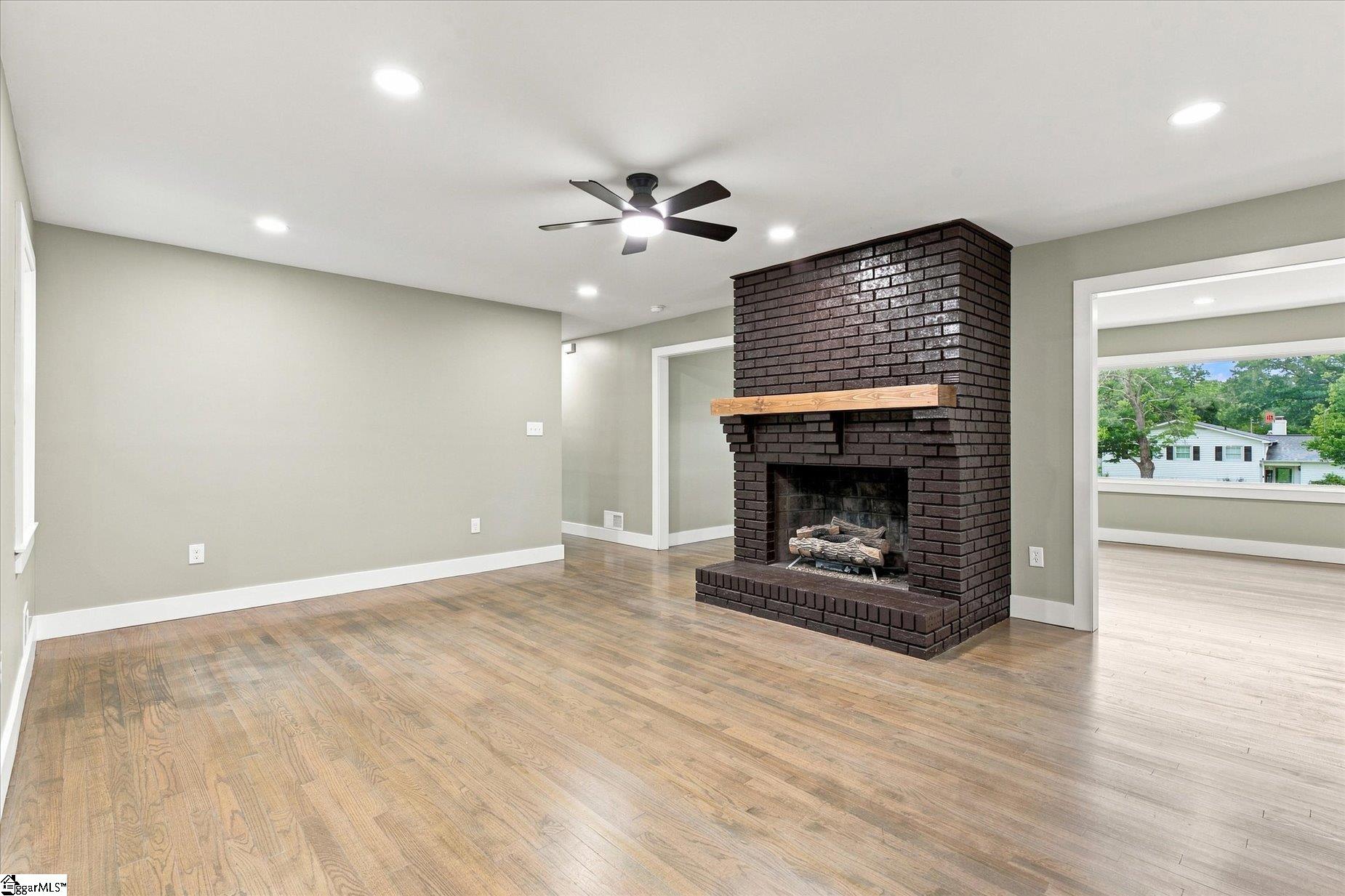 128 Galaxie Place Property Photo 8
