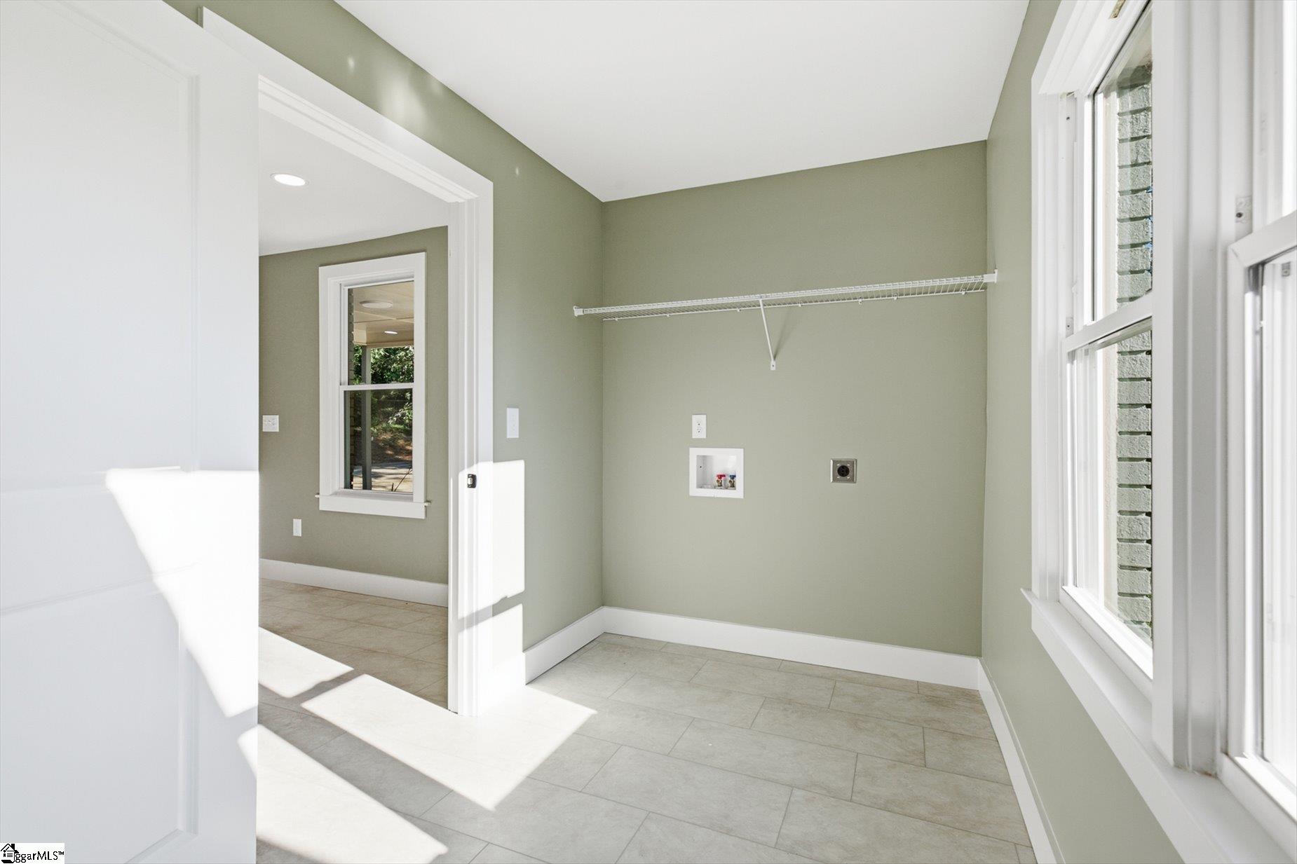 128 Galaxie Place Property Photo 15