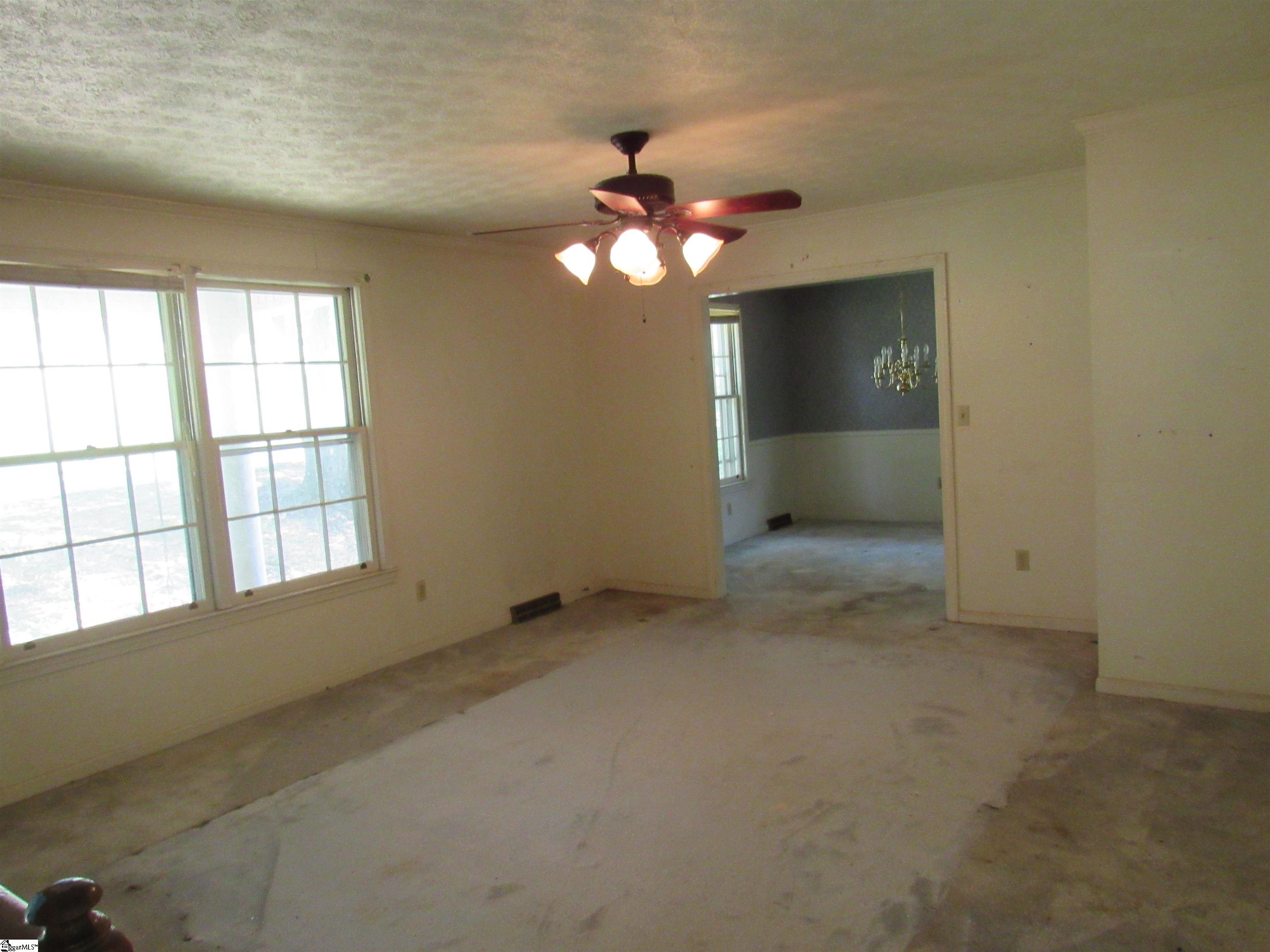 507 Eastcliffe Way Property Photo 3