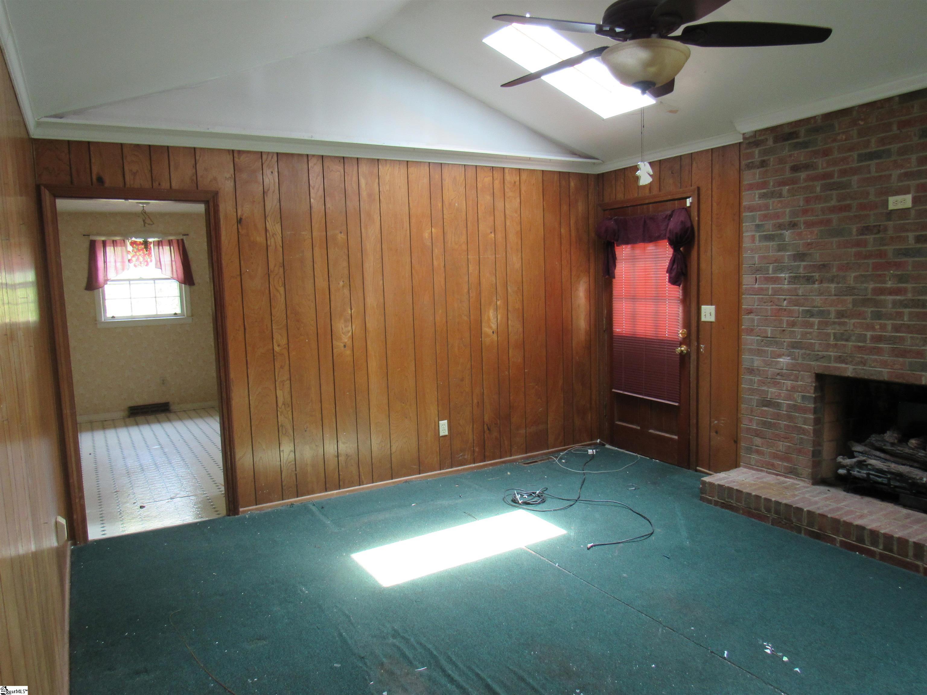 507 Eastcliffe Way Property Photo 8