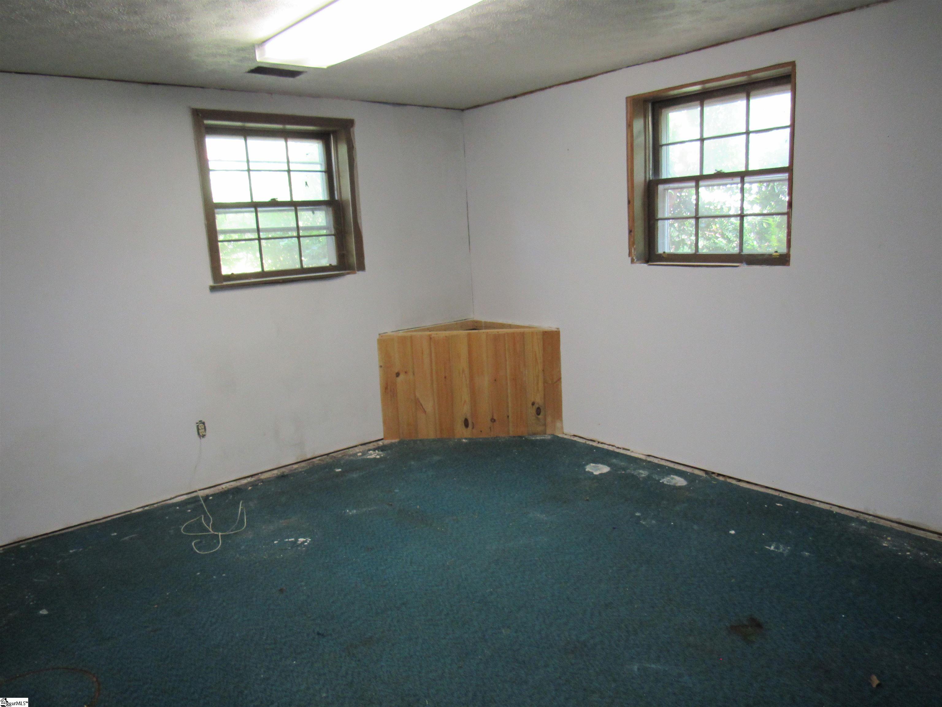 507 Eastcliffe Way Property Photo 17