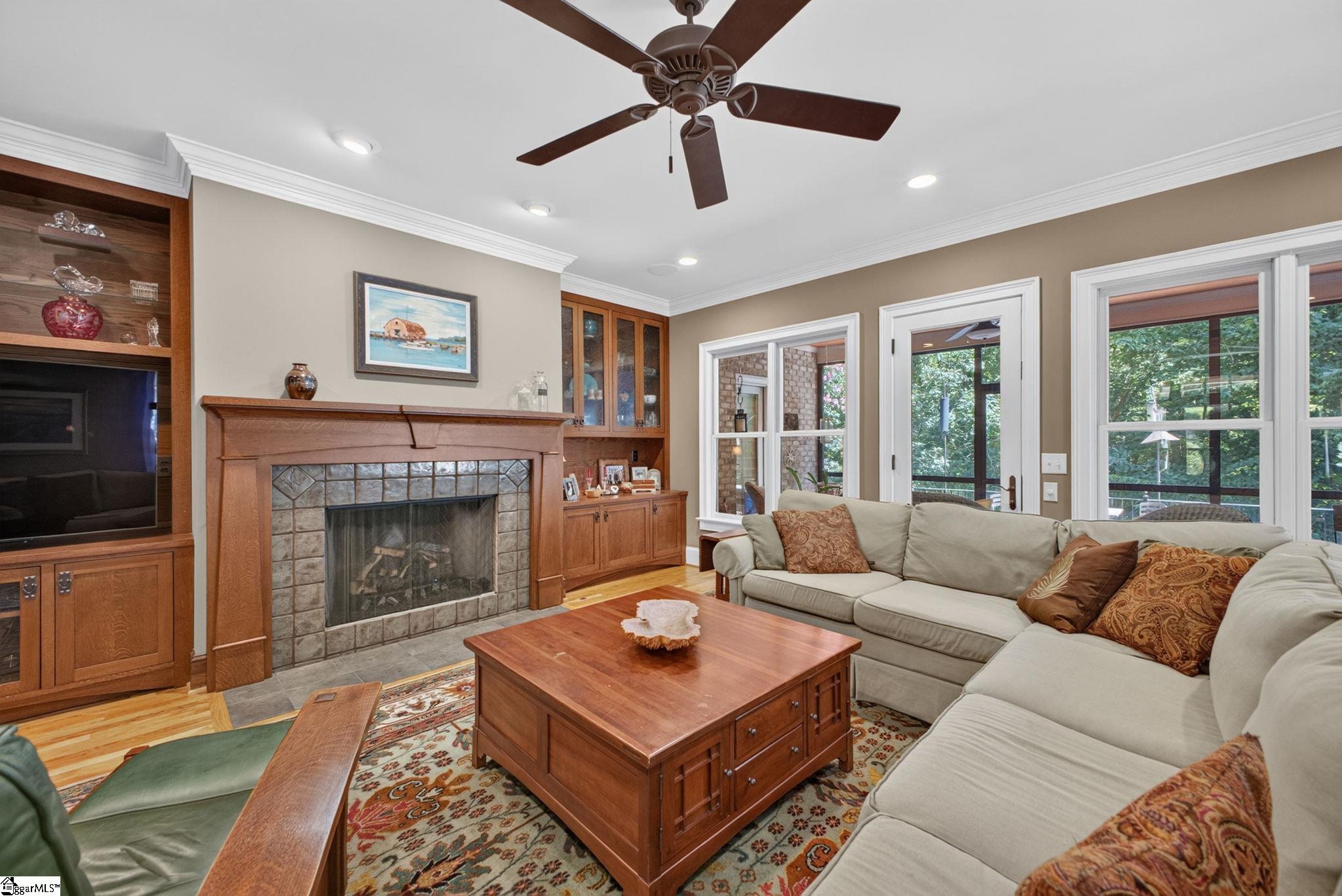 101 Breton Drive Property Photo 4