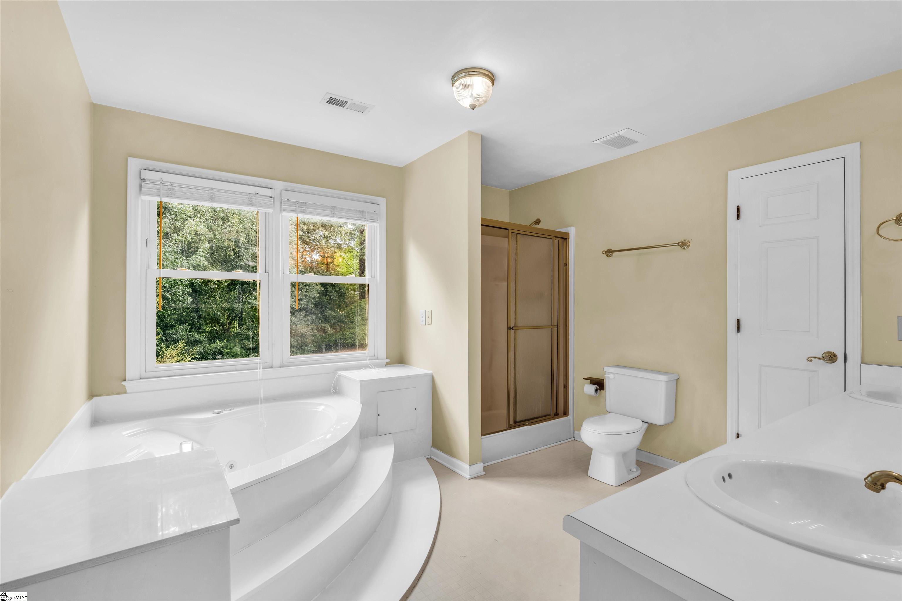 352 Round Ridge Road Property Photo 16