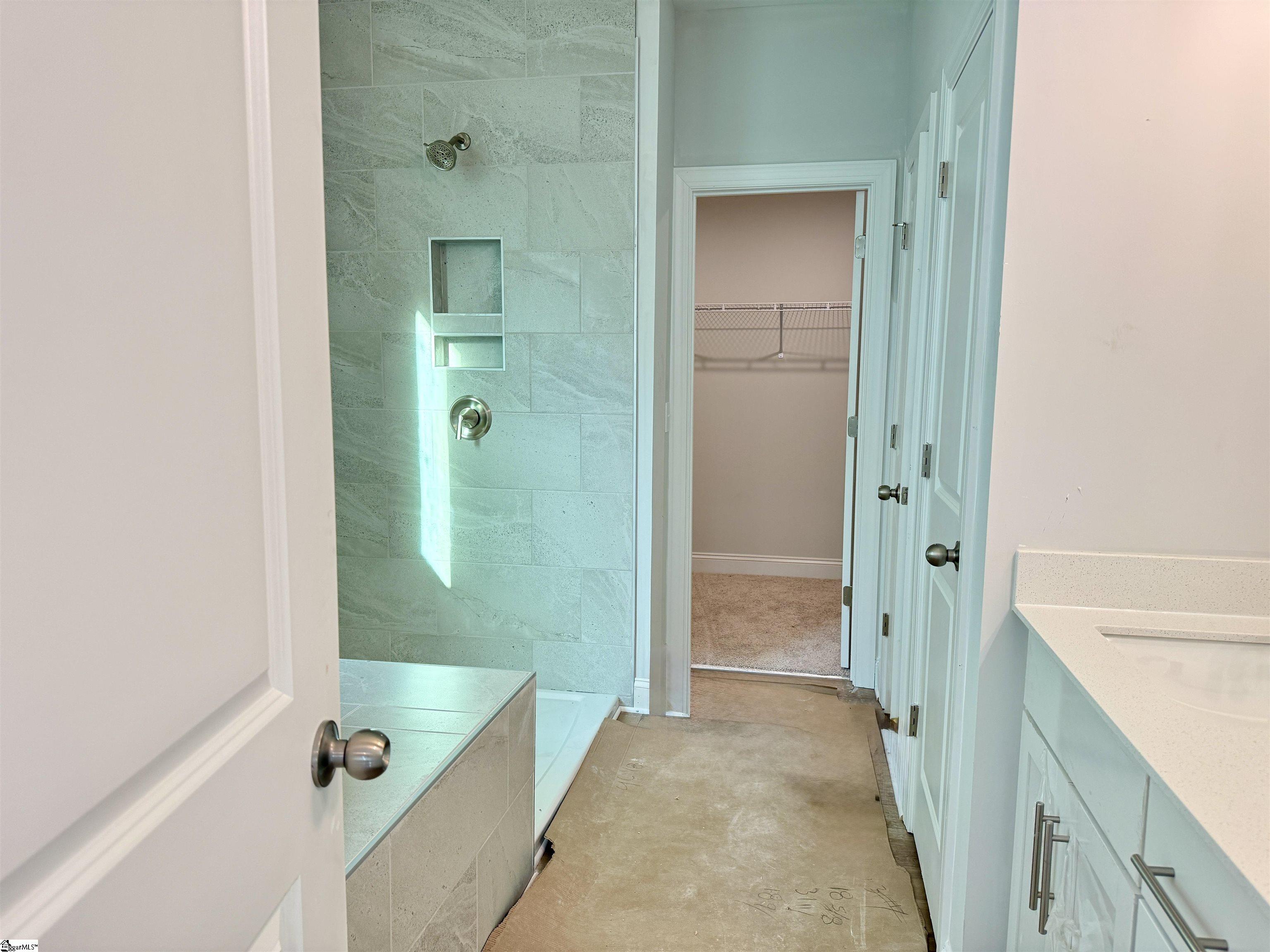 1121 Stable Way Property Photo 4
