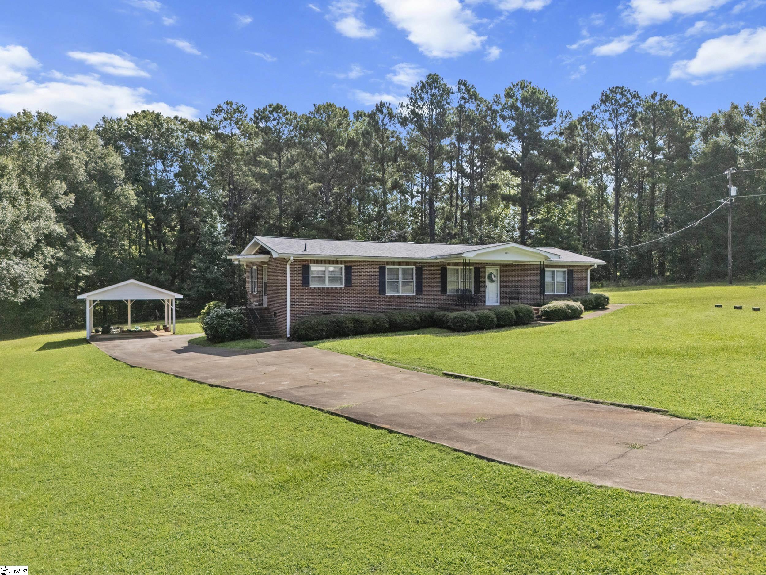 404 Roger Bolt Road Property Photo 2