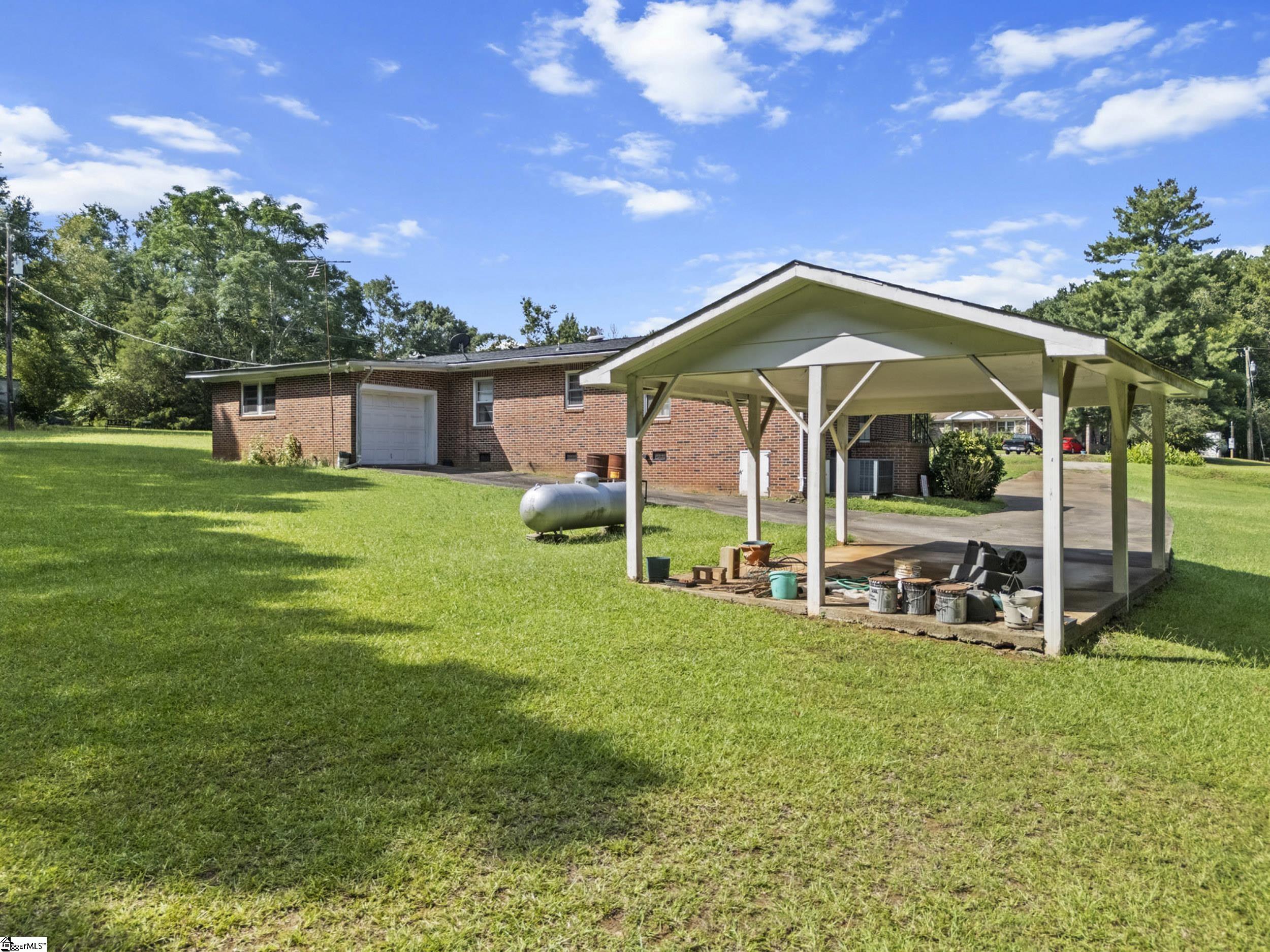 404 Roger Bolt Road Property Photo 22