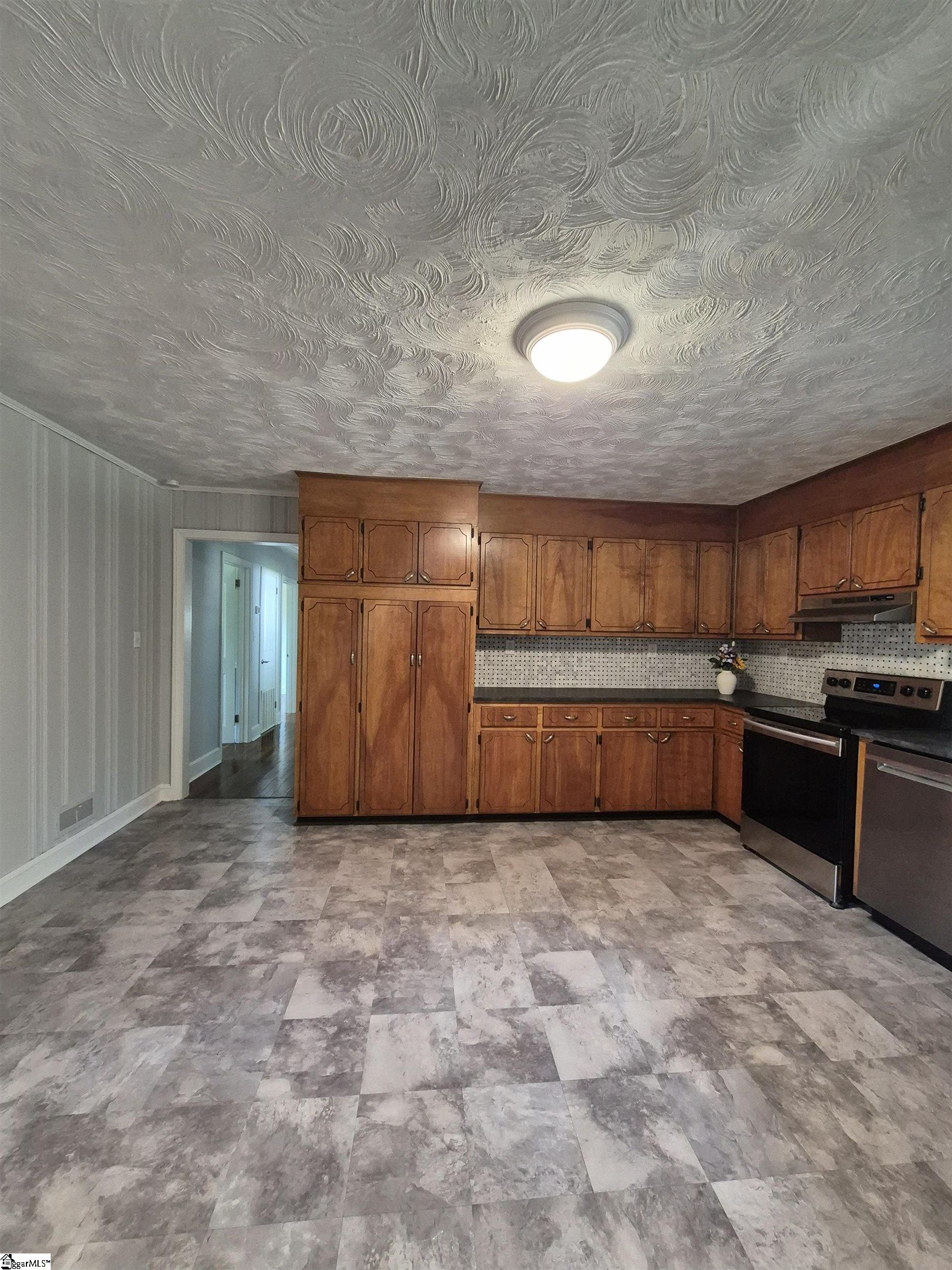 191 Pershing Street Property Photo 14