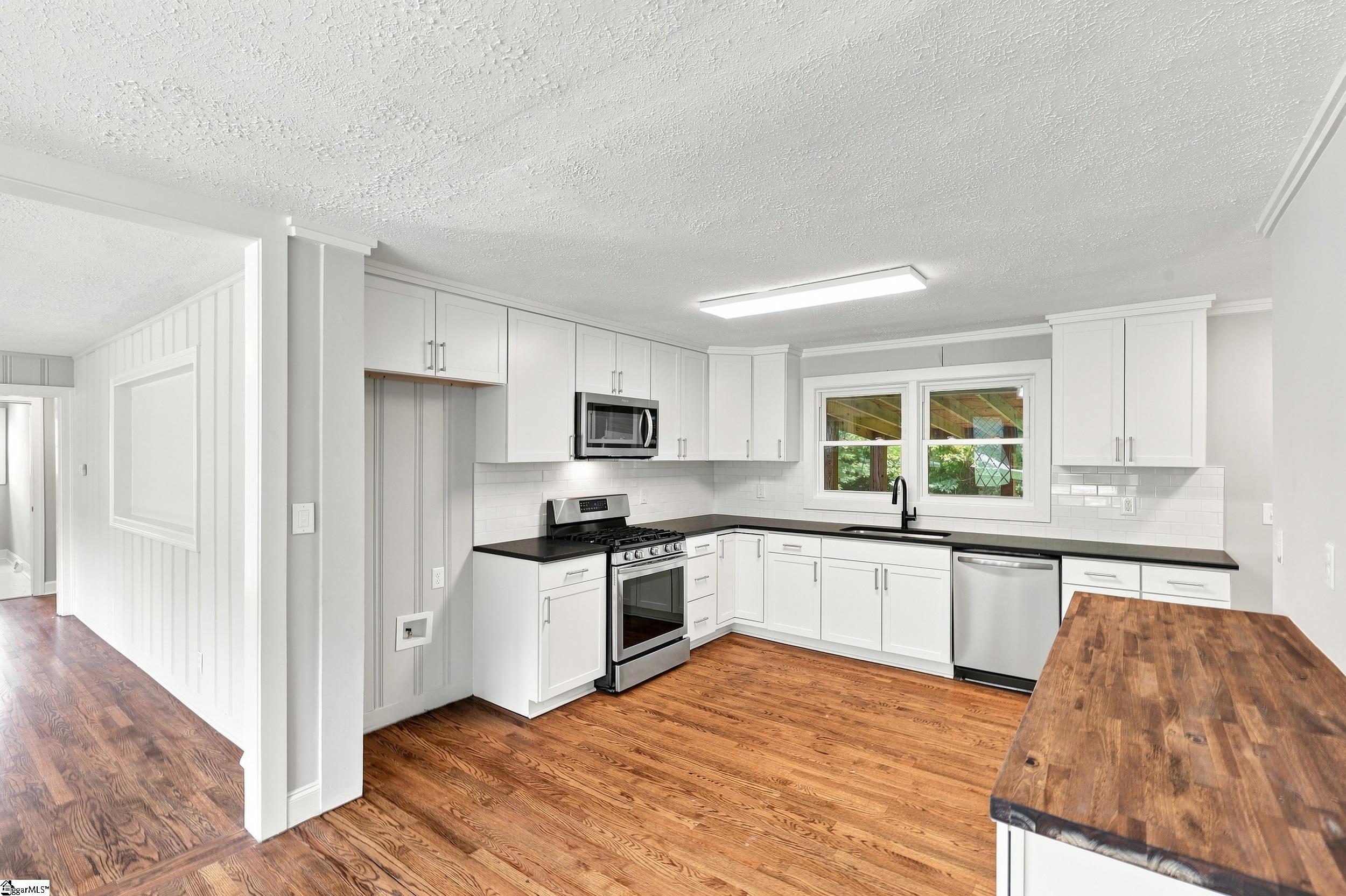 215 Elaine Avenue Property Photo 2