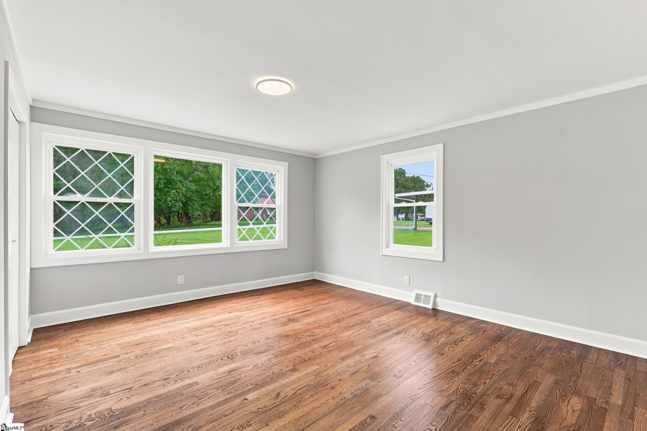 215 Elaine Avenue Property Photo 14