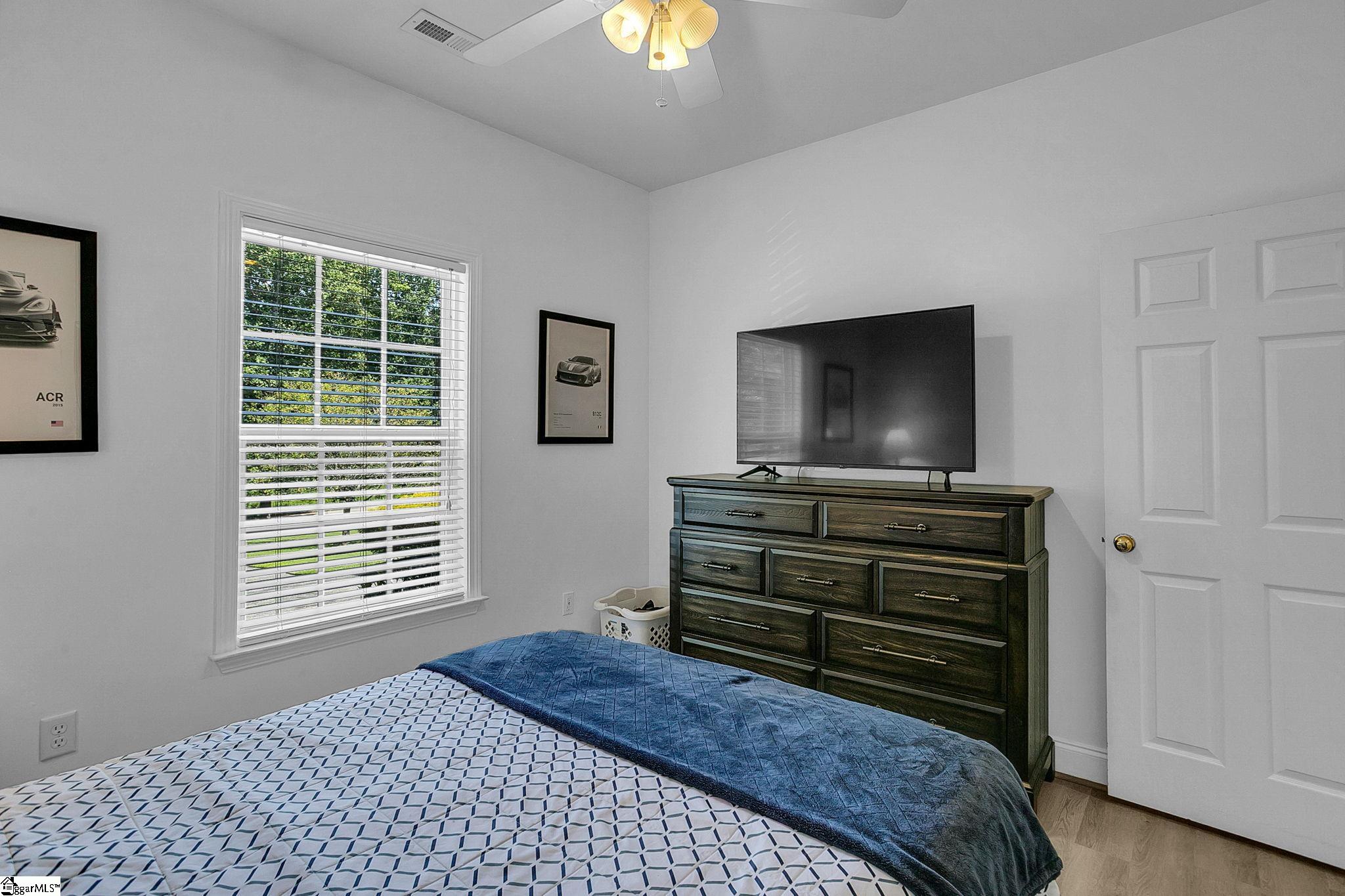 211 Lyons Drive Property Photo 5