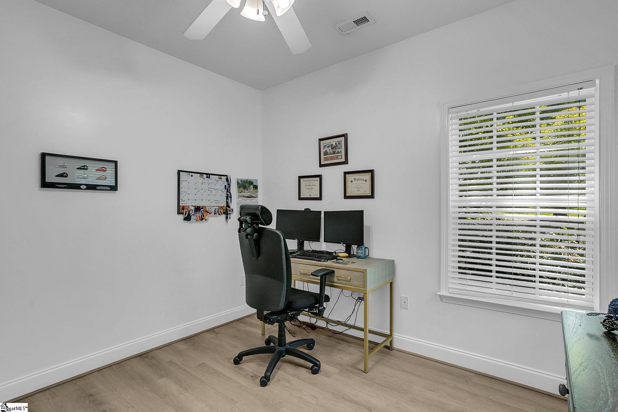 211 Lyons Drive Property Photo 9
