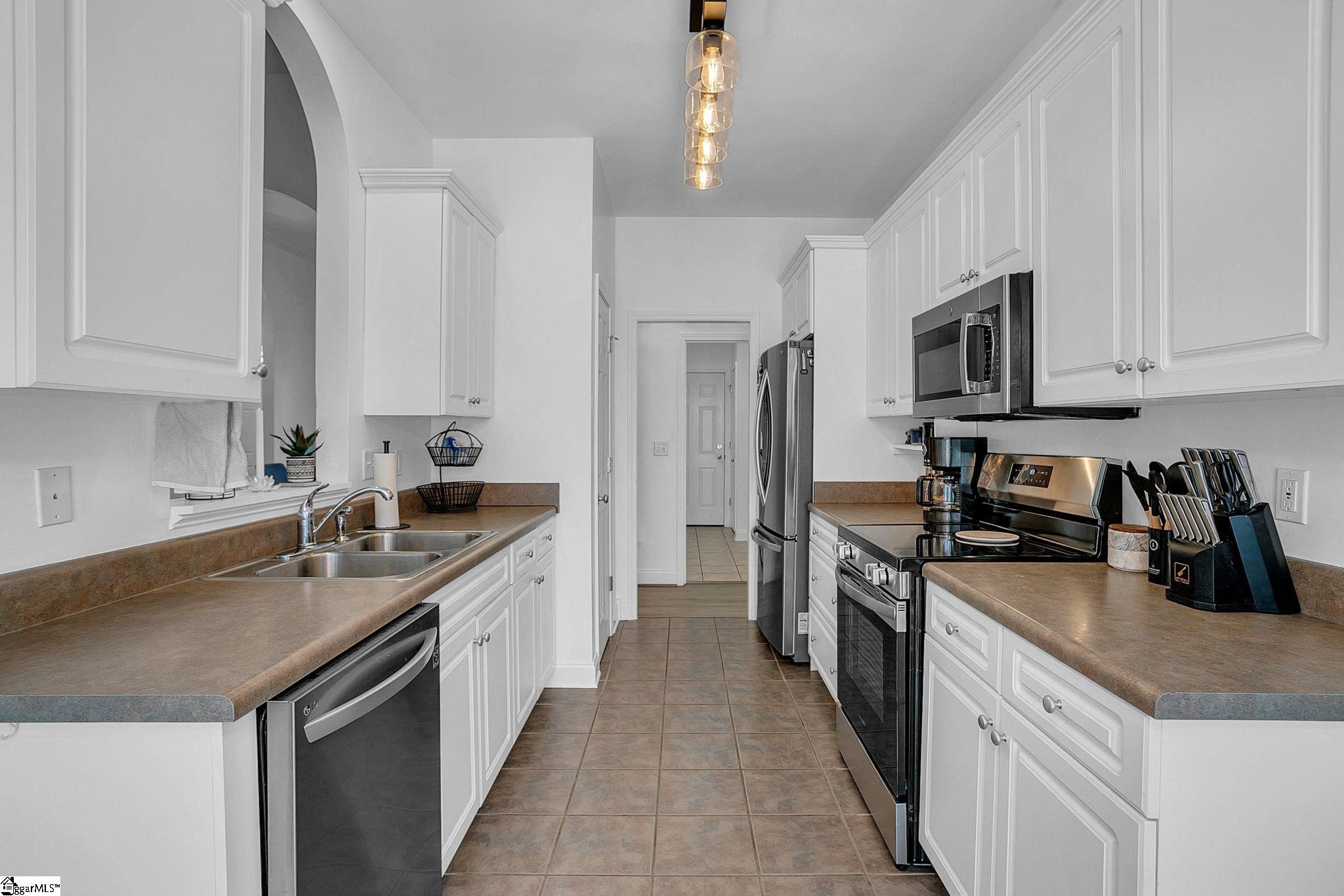 211 Lyons Drive Property Photo 22