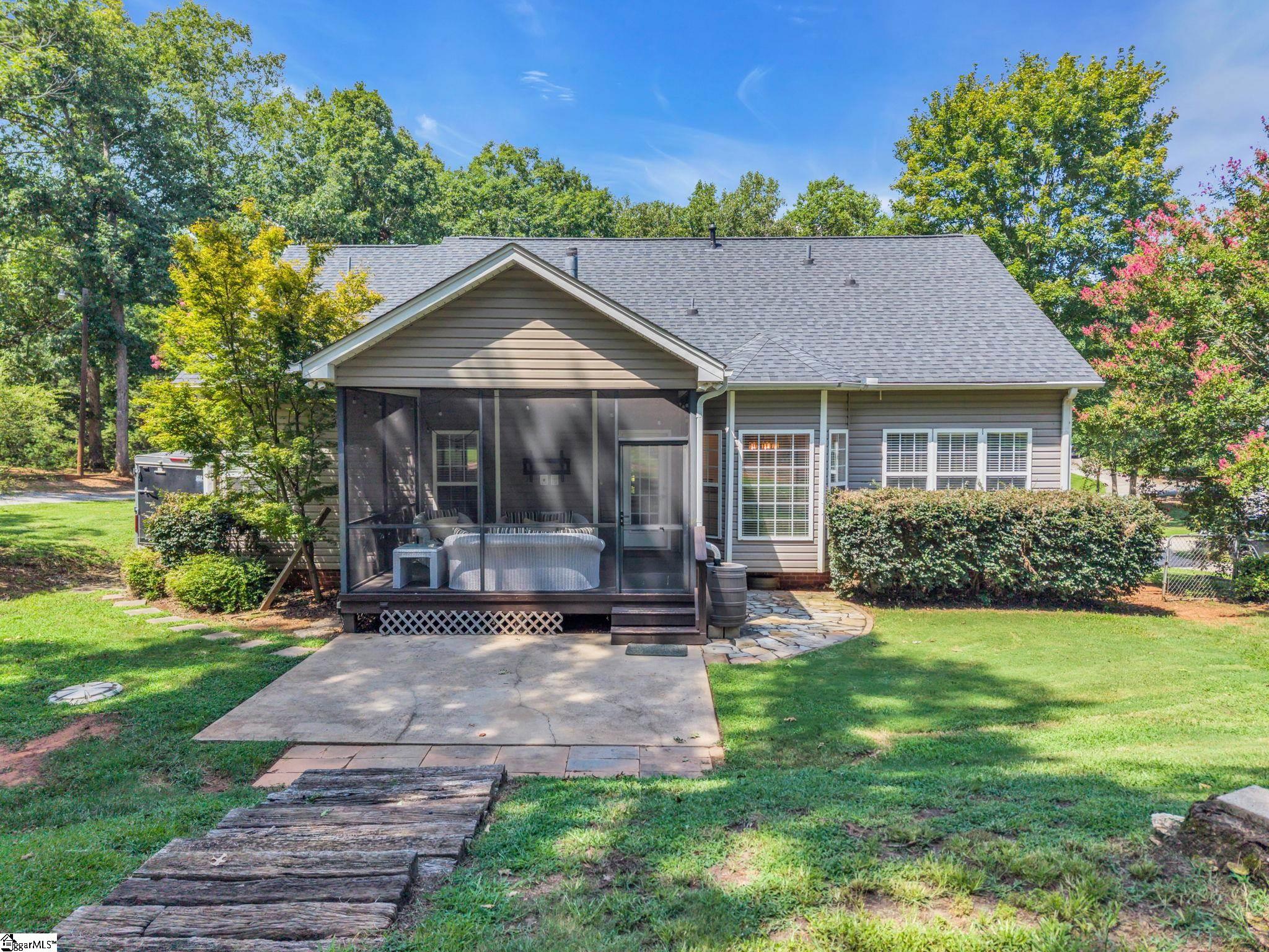 211 Lyons Drive Property Photo 33